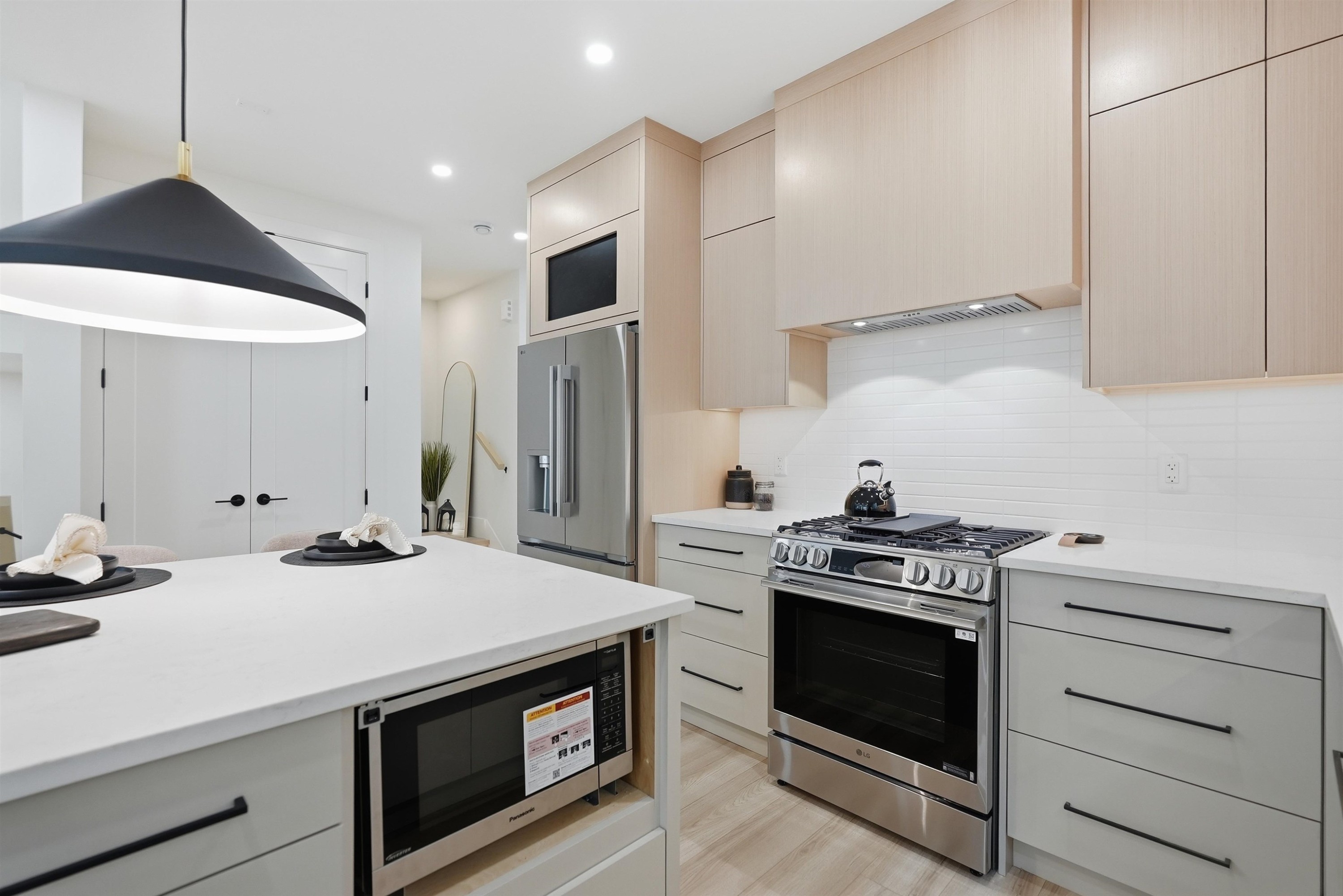 









9312


Ebor

Road,
Delta,




BC
V4C 3K7

