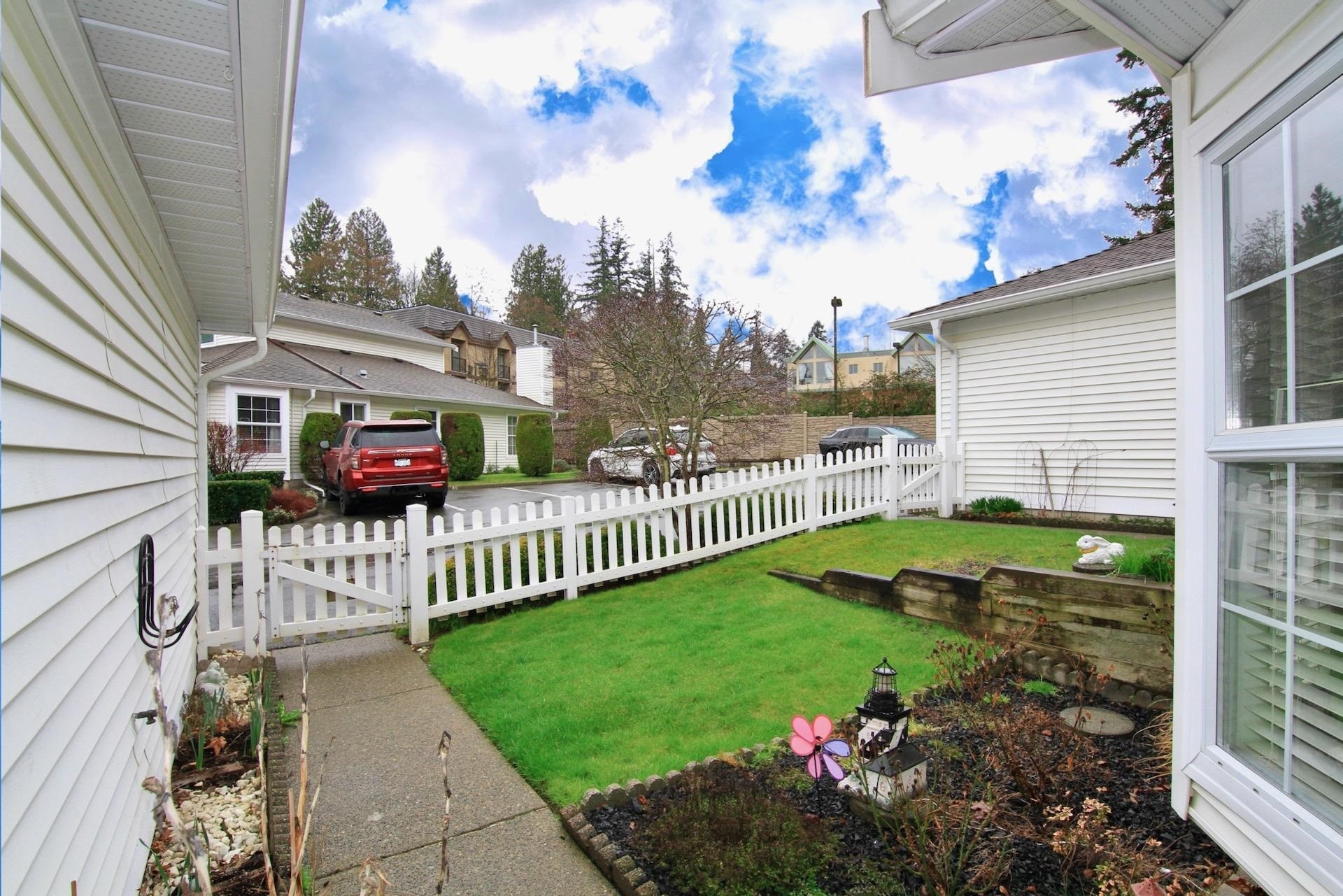 









6537


138

Street, 52,
Surrey,




BC
V3W 0C6


