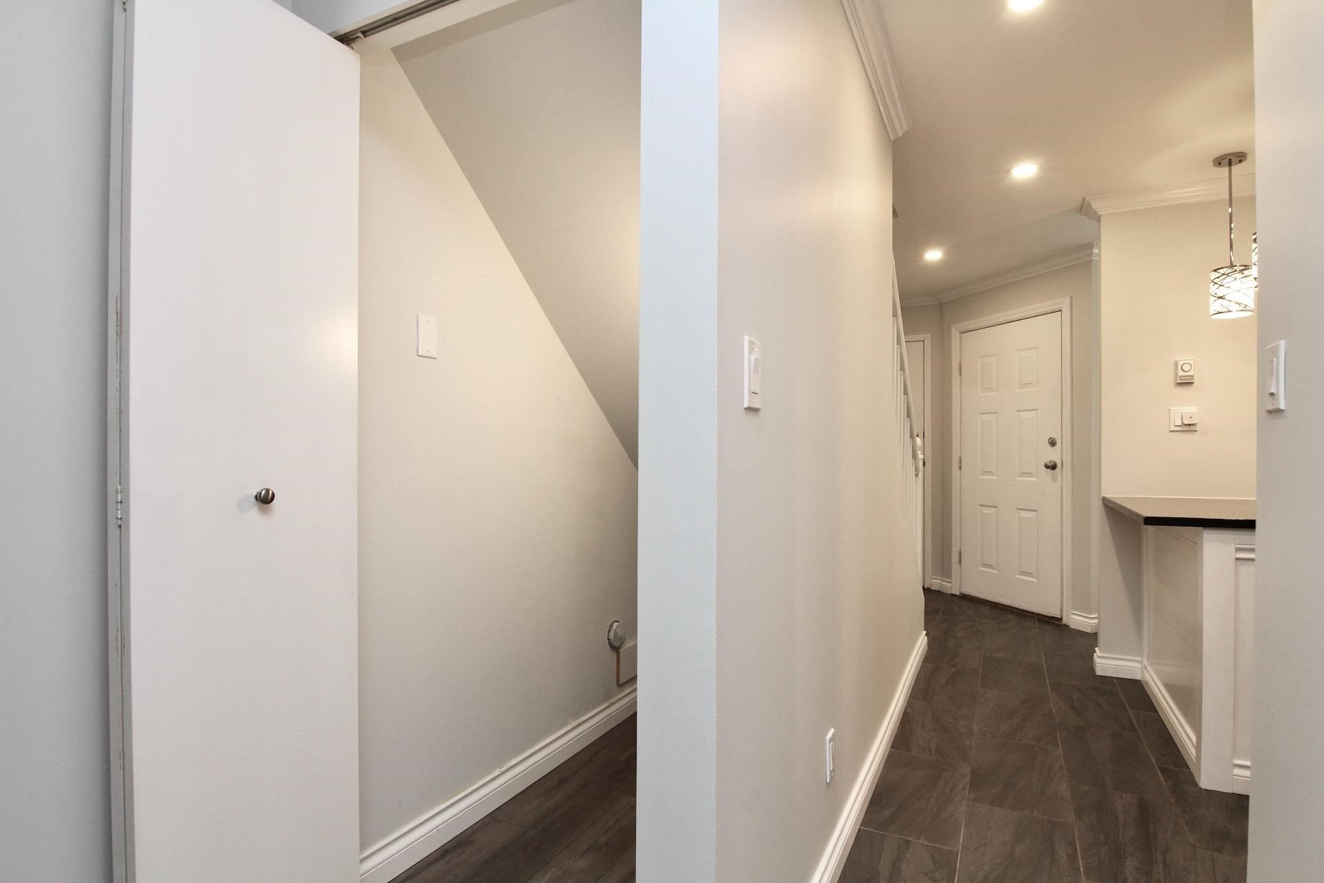 









6537


138

Street, 52,
Surrey,




BC
V3W 0C6

