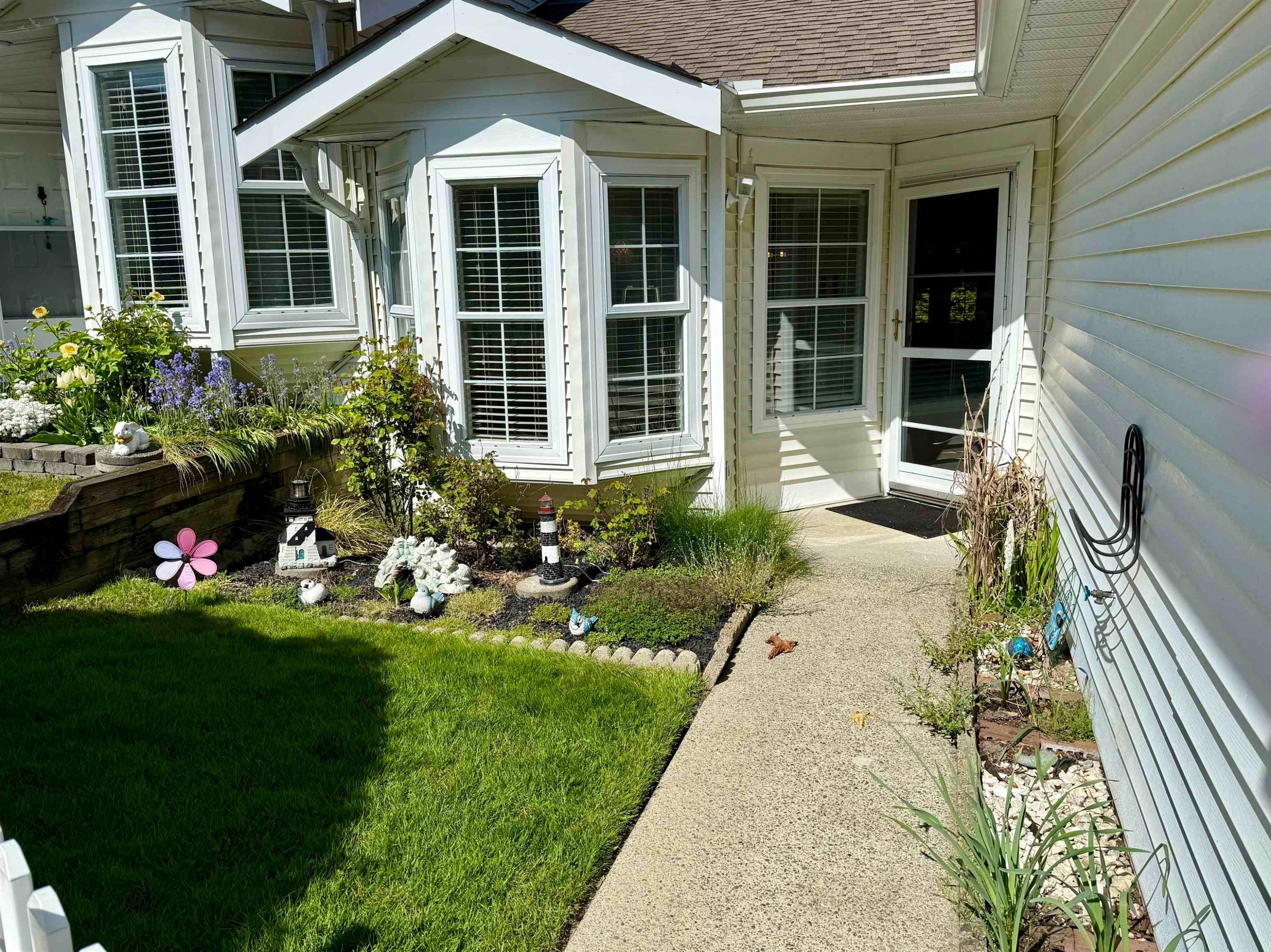 









6537


138

Street, 52,
Surrey,




BC
V3W 0C6

