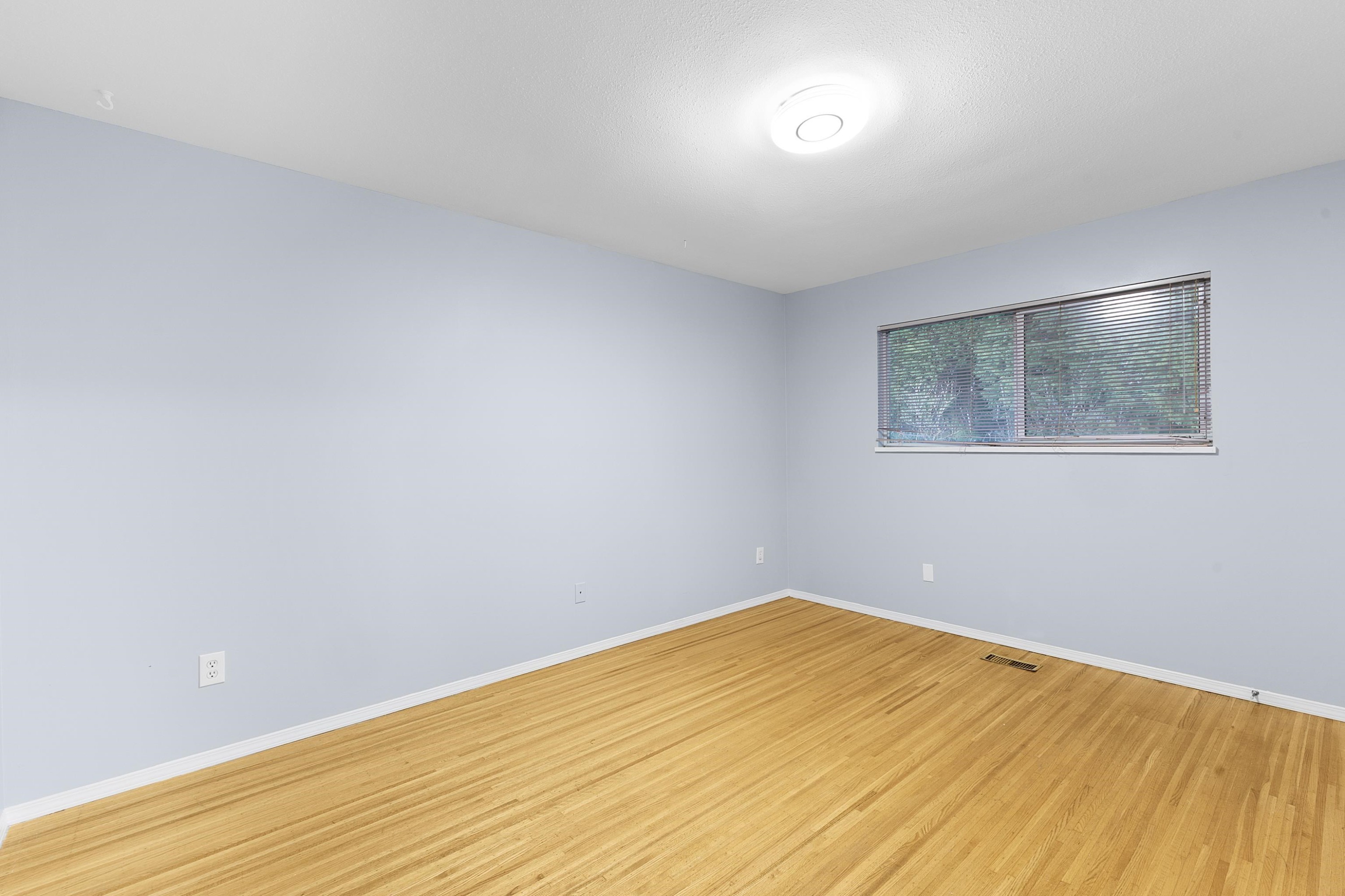 









13786


Grosvenor

Road,
Surrey,




BC
V3R 5E7

