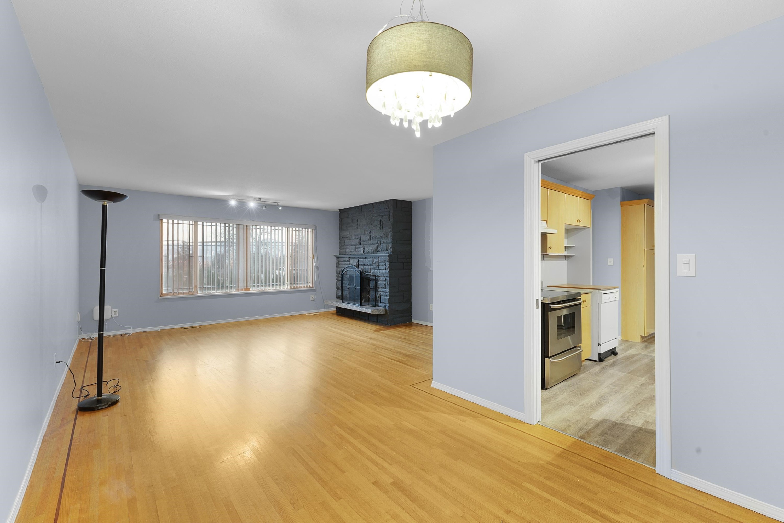 









13786


Grosvenor

Road,
Surrey,




BC
V3R 5E7

