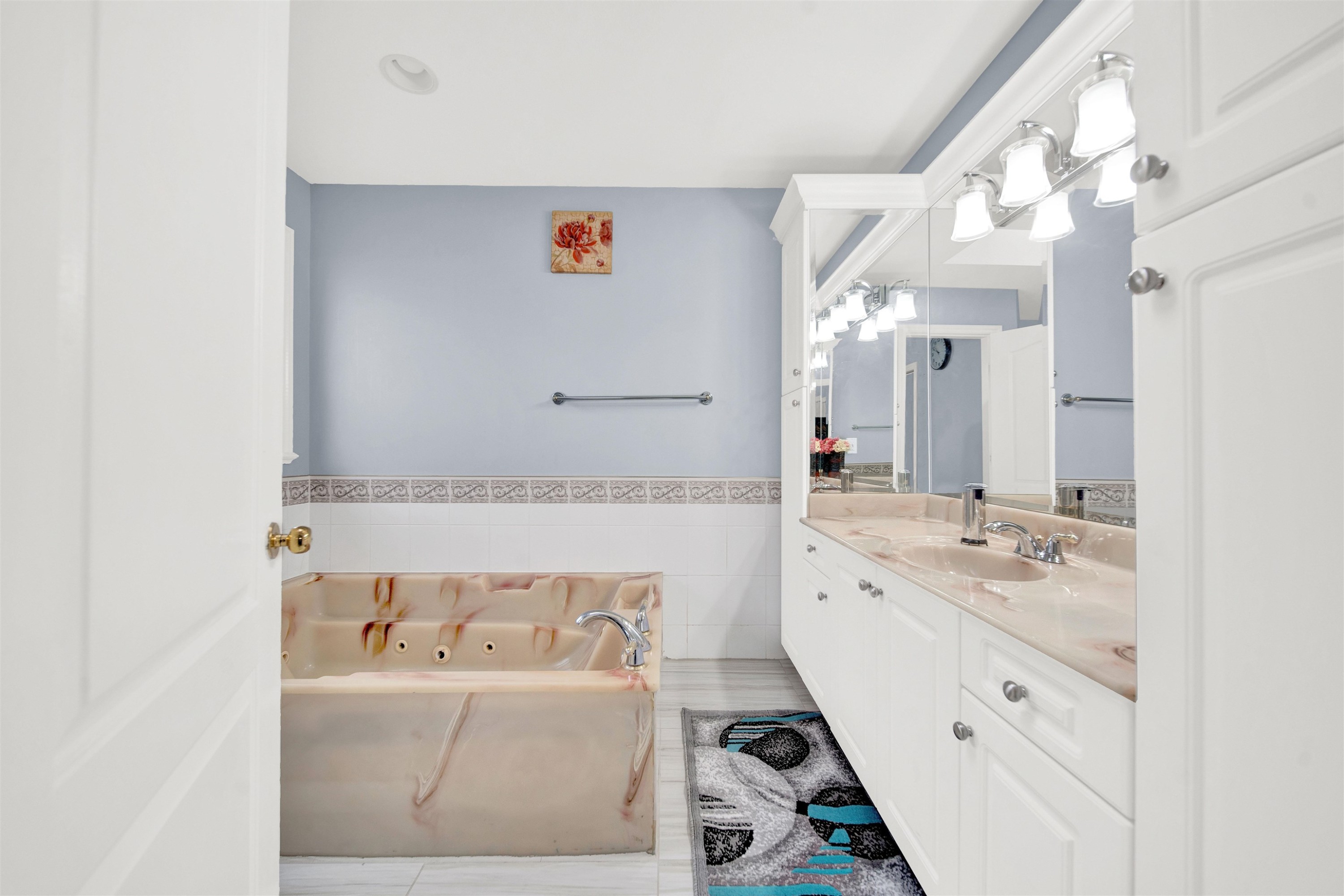 









6332


125a

Street,
Surrey,




BC
V3X 3N1

