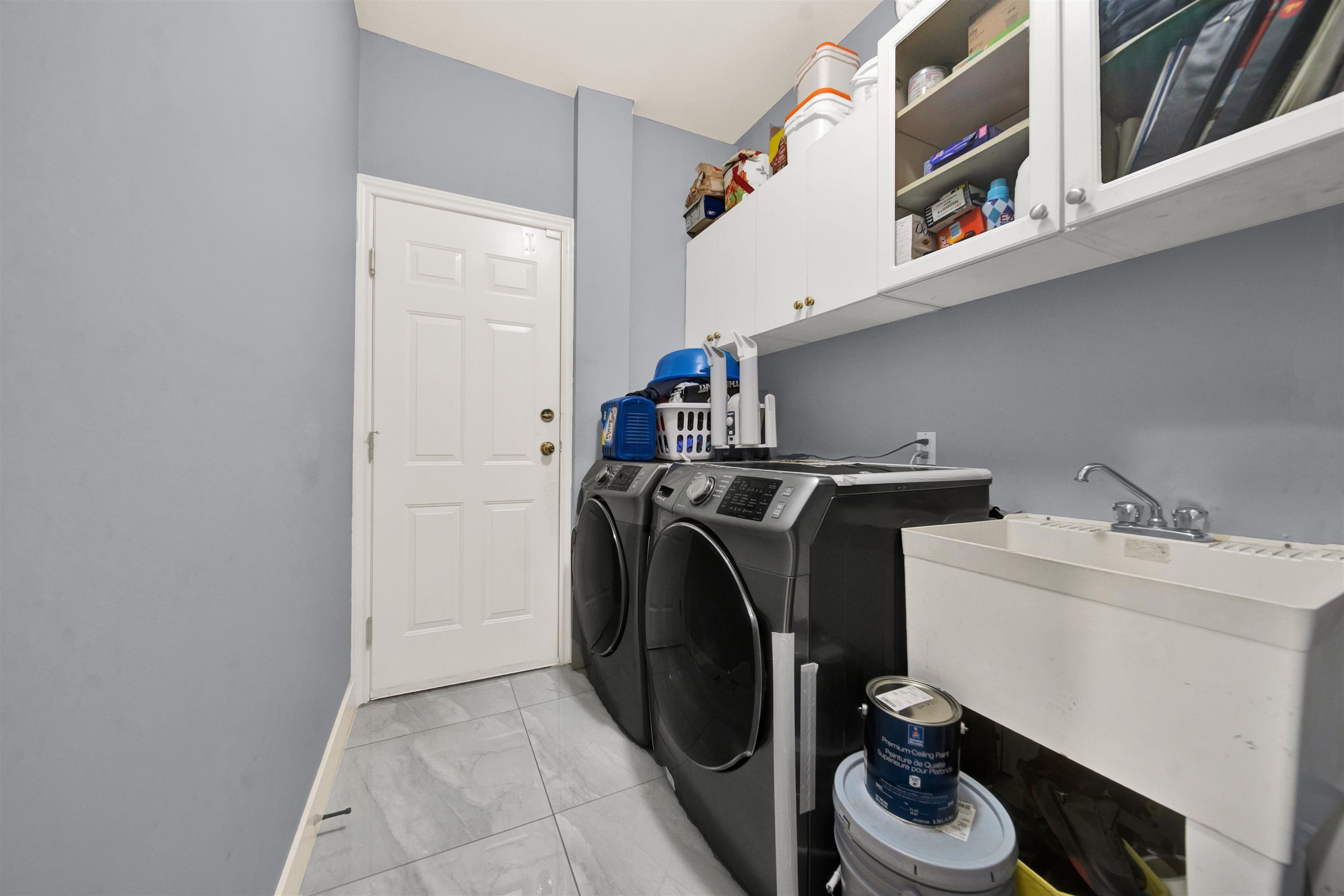 









6332


125a

Street,
Surrey,




BC
V3X 3N1

