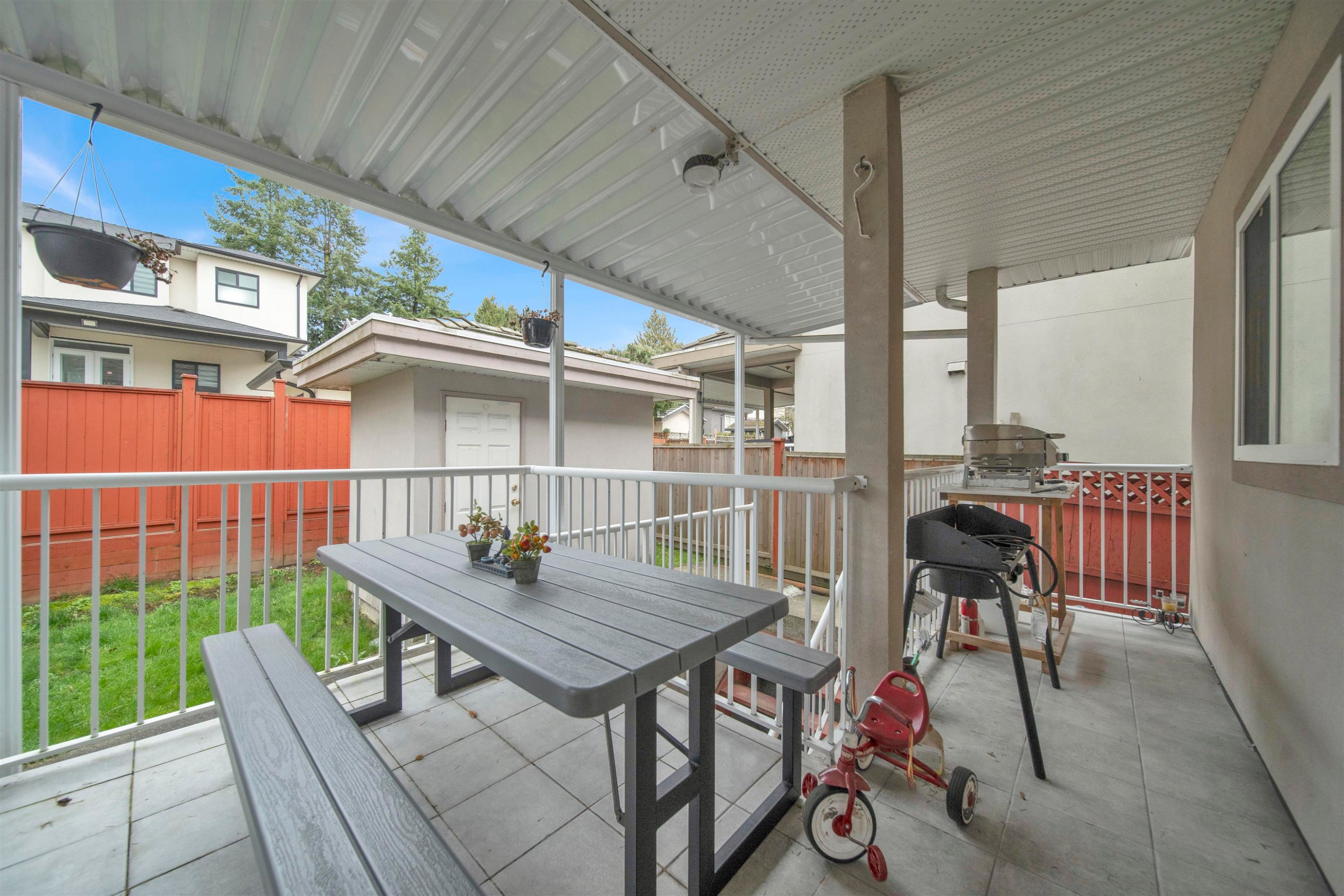 









6332


125a

Street,
Surrey,




BC
V3X 3N1

