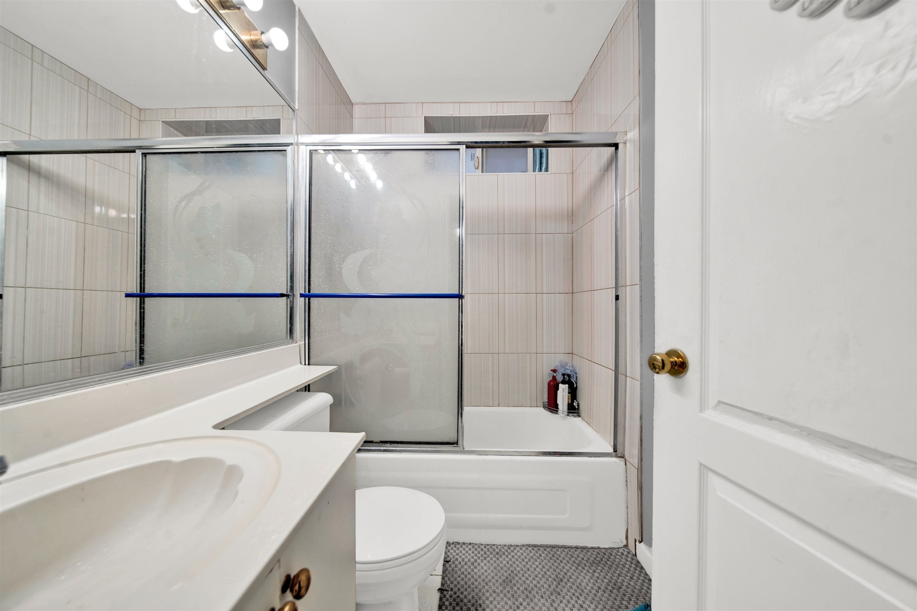 









6332


125a

Street,
Surrey,




BC
V3X 3N1

