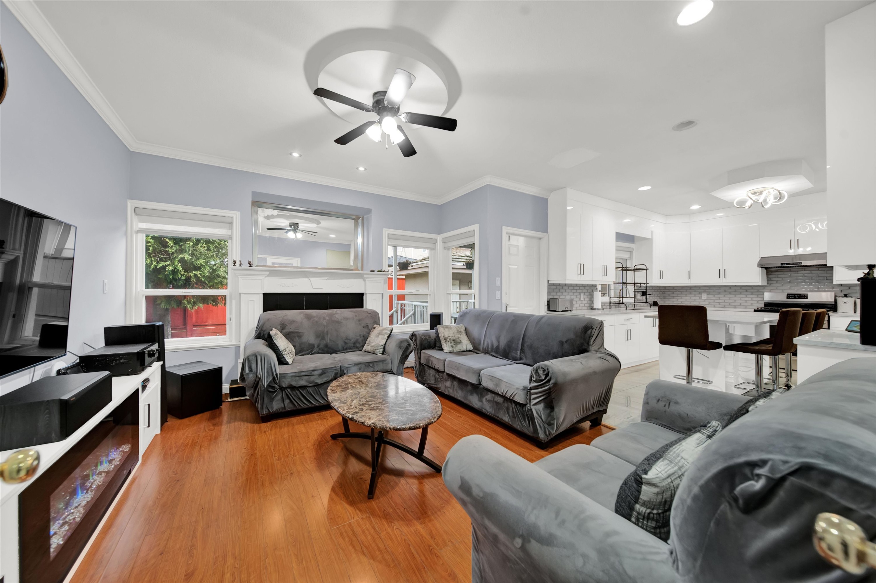 









6332


125a

Street,
Surrey,




BC
V3X 3N1

