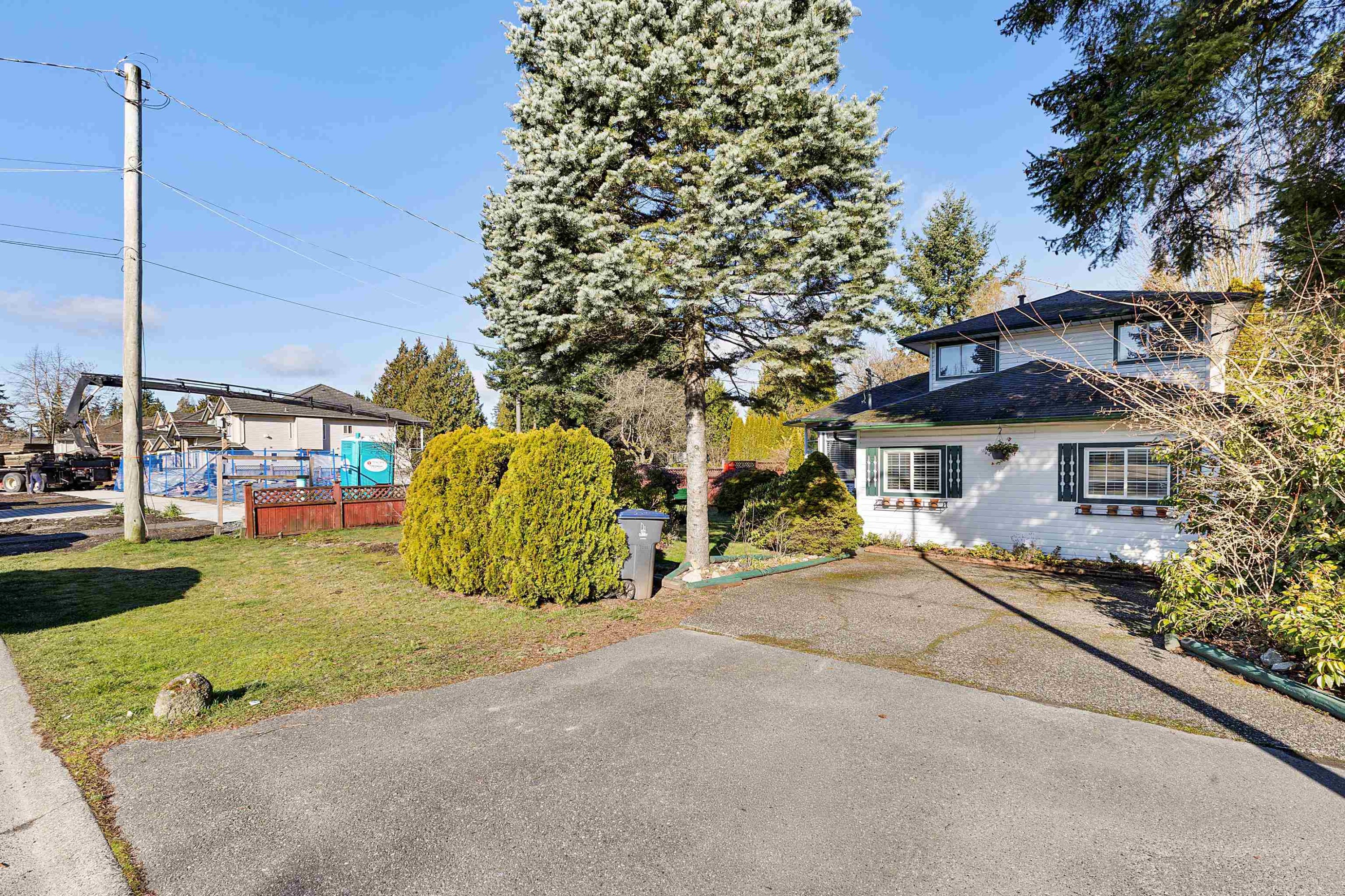 









13385


60

Avenue,
Surrey,




BC
V3X 2M1

