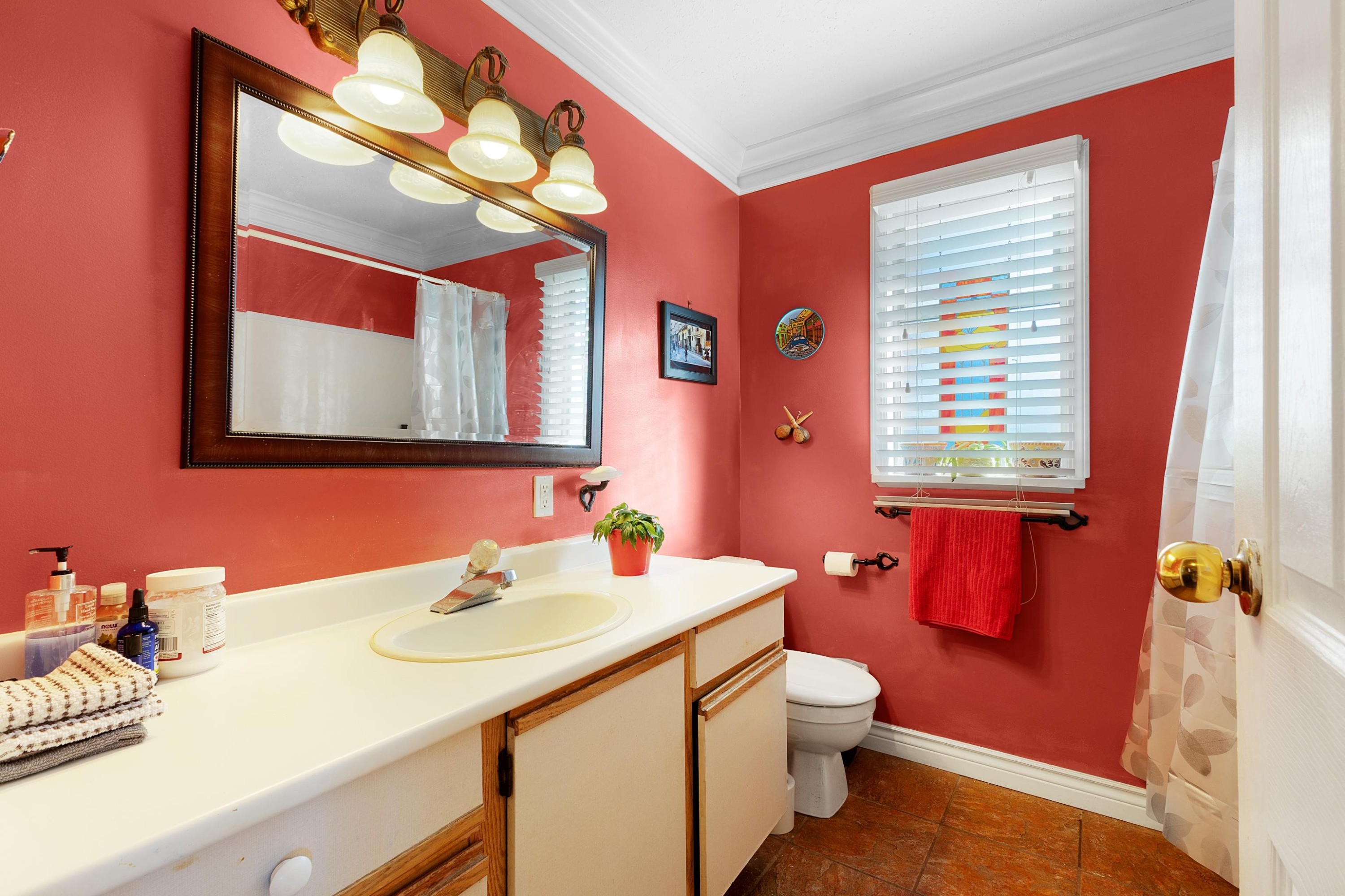 









13385


60

Avenue,
Surrey,




BC
V3X 2M1

