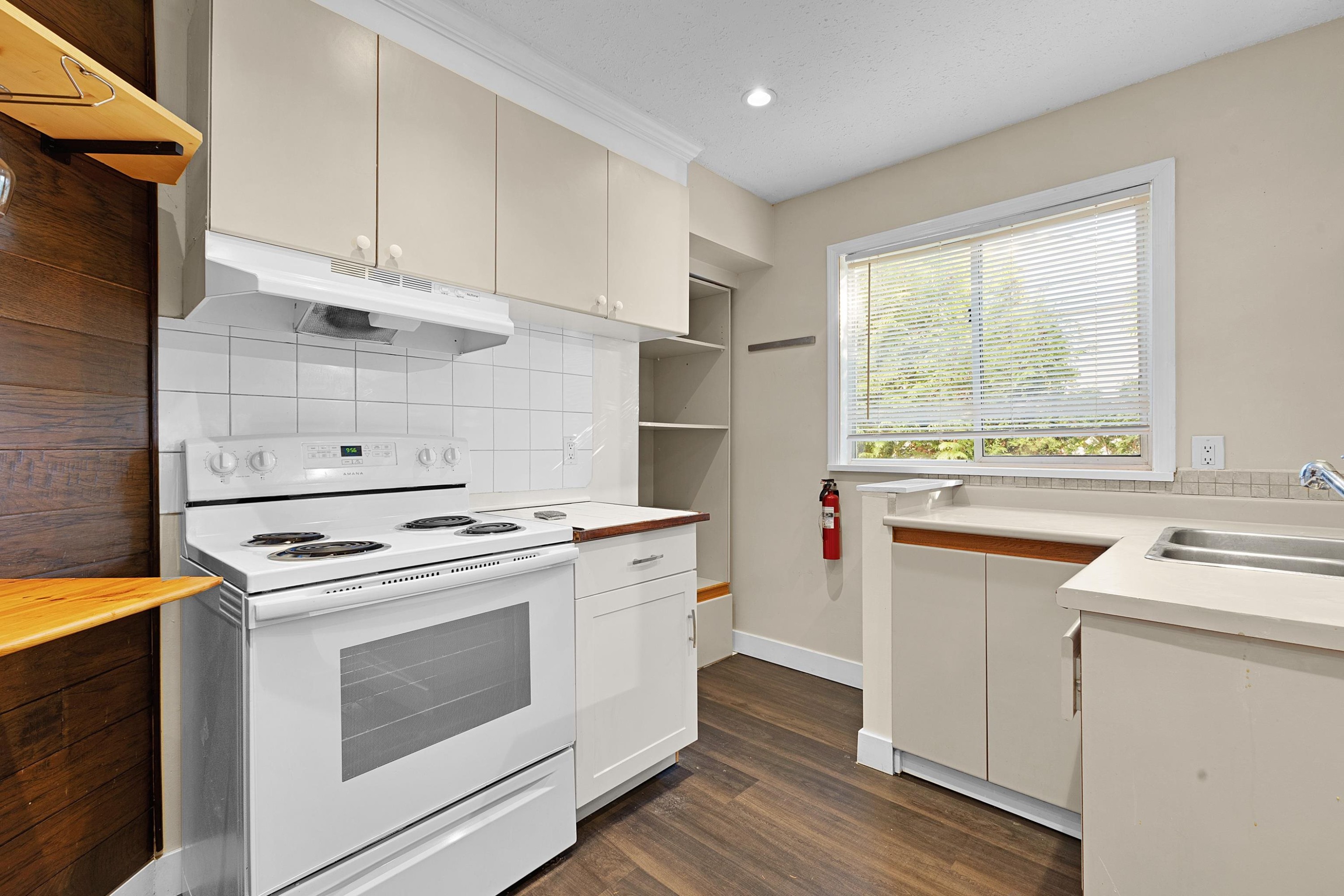 









13385


60

Avenue,
Surrey,




BC
V3X 2M1

