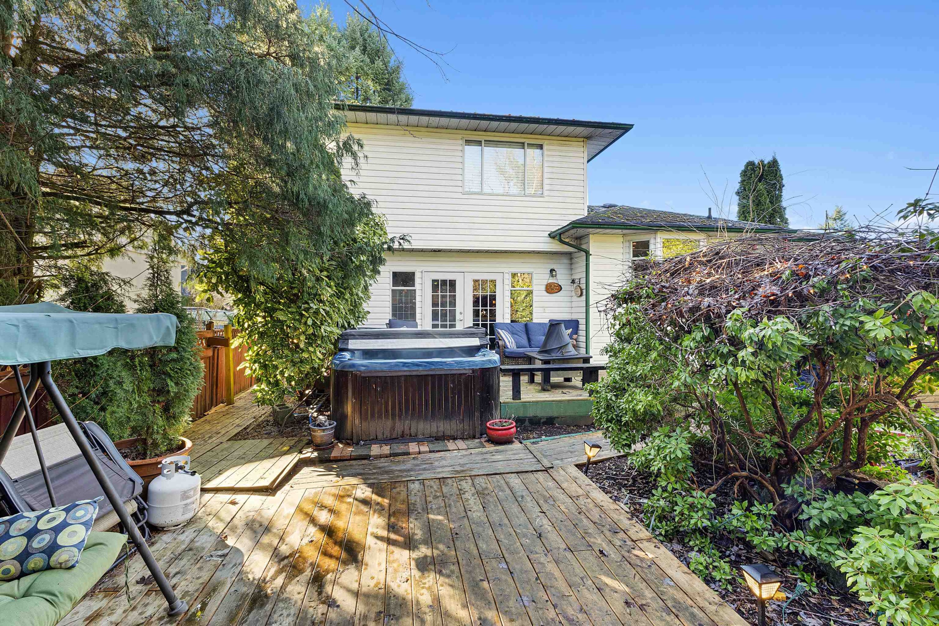 









13385


60

Avenue,
Surrey,




BC
V3X 2M1

