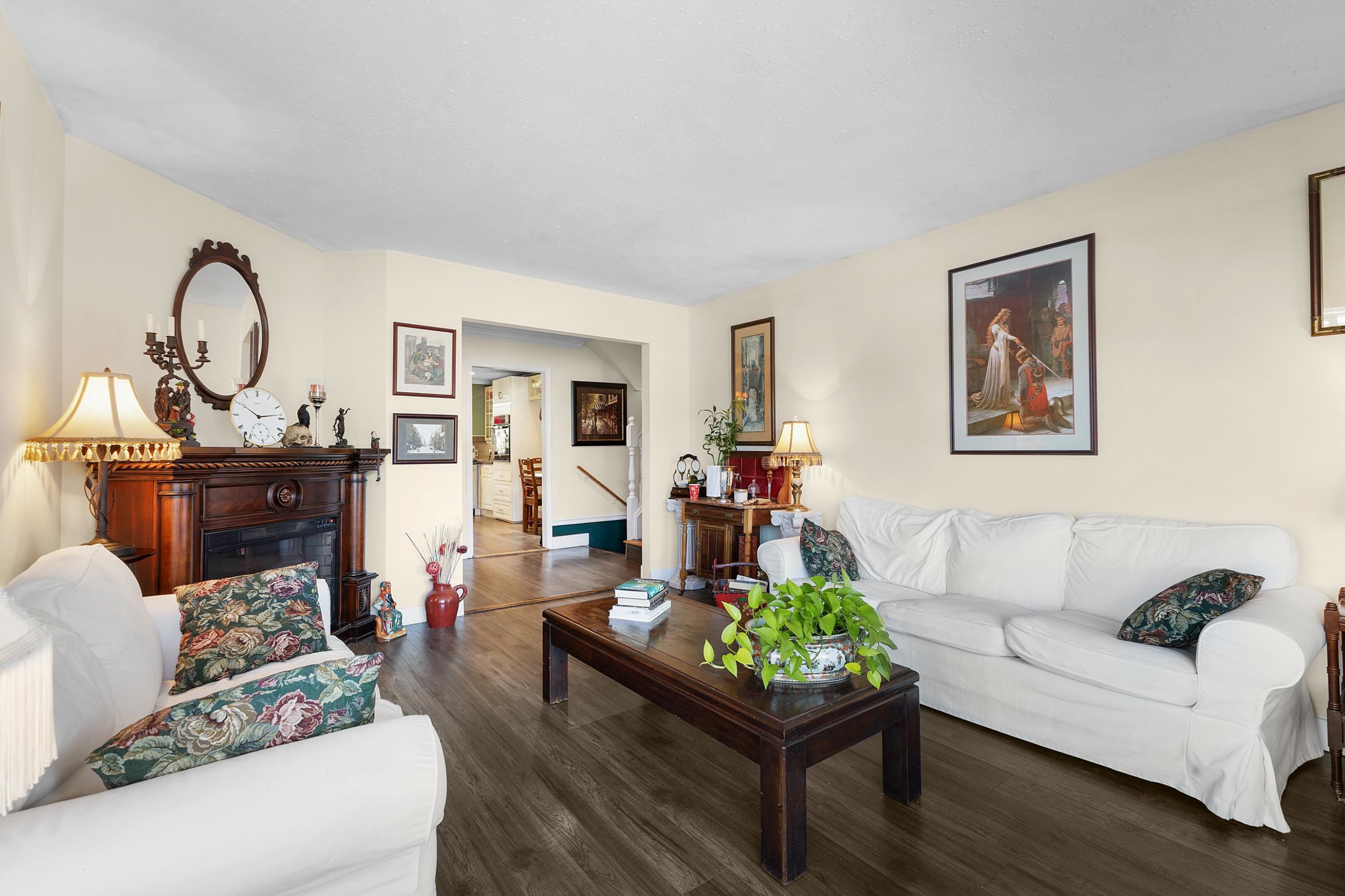 









13385


60

Avenue,
Surrey,




BC
V3X 2M1

