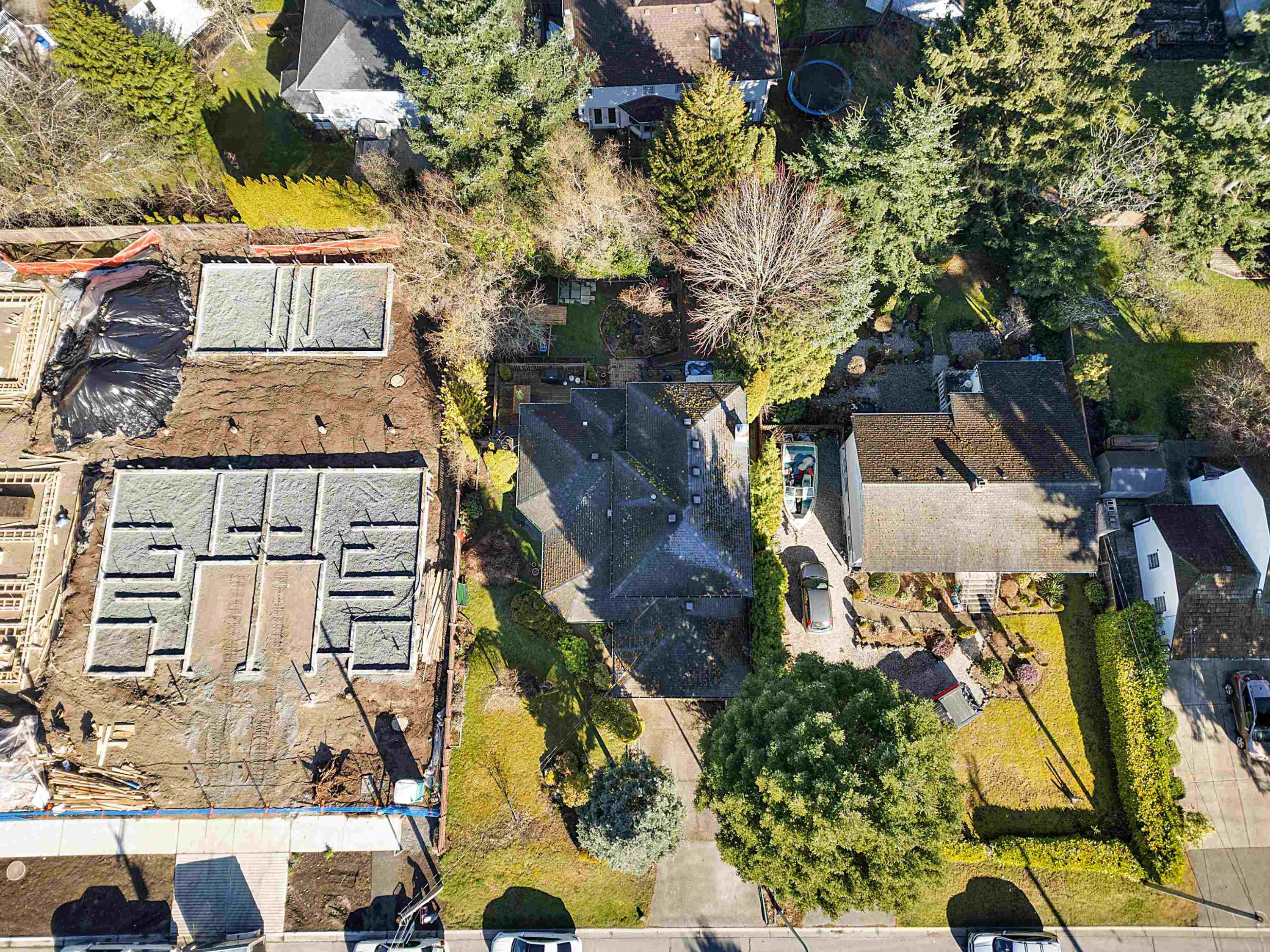 









13385


60

Avenue,
Surrey,




BC
V3X 2M1

