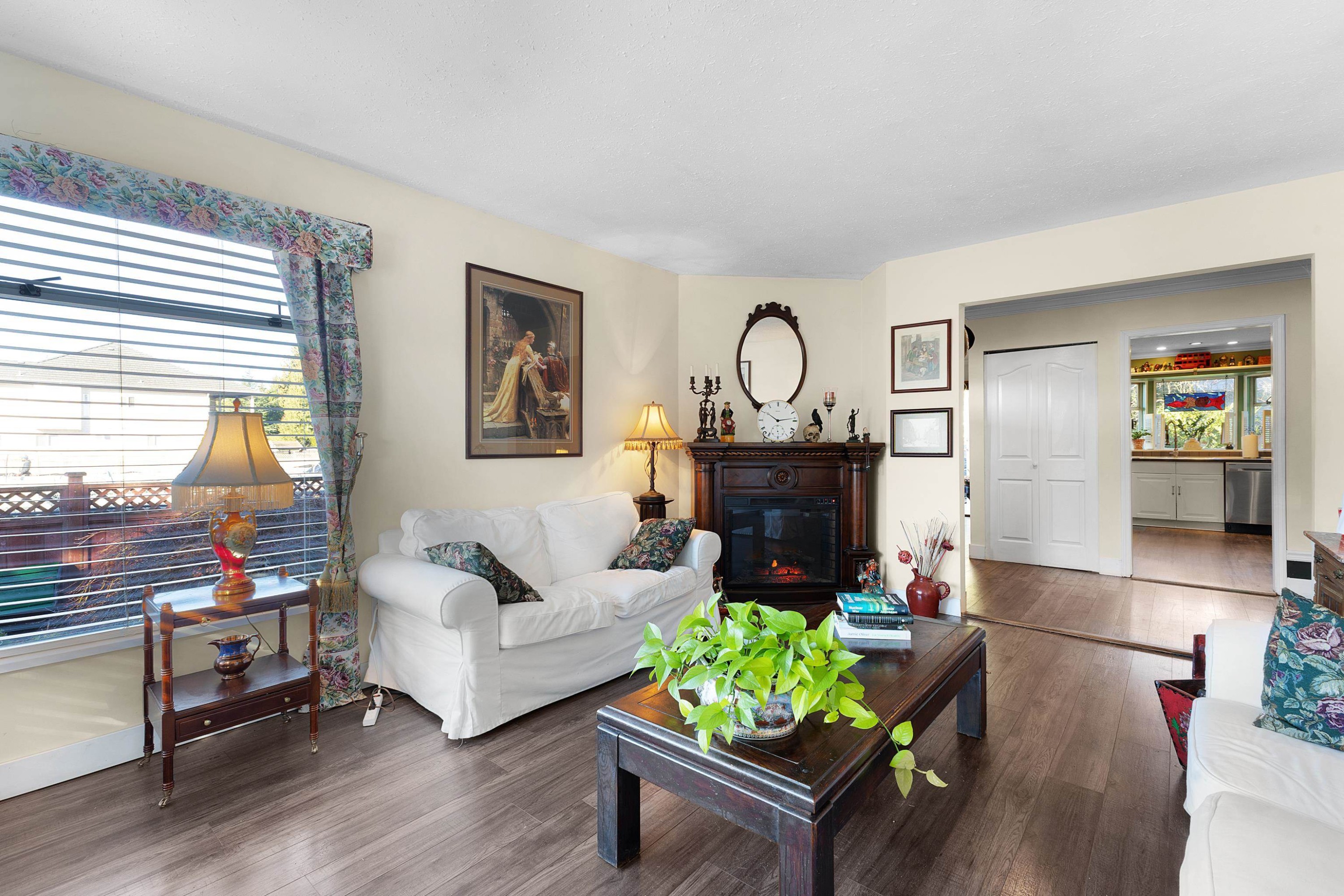 









13385


60

Avenue,
Surrey,




BC
V3X 2M1

