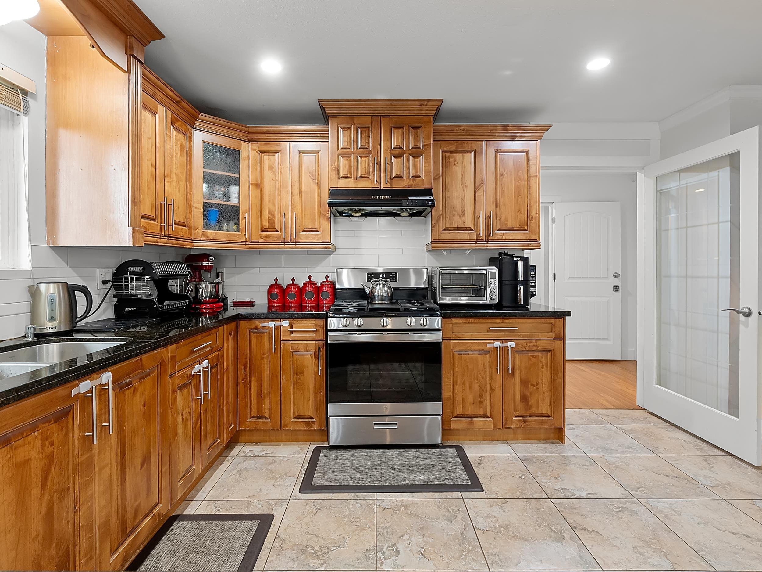 









7908


117

Street,
Delta,




BC
V4C 6A5

