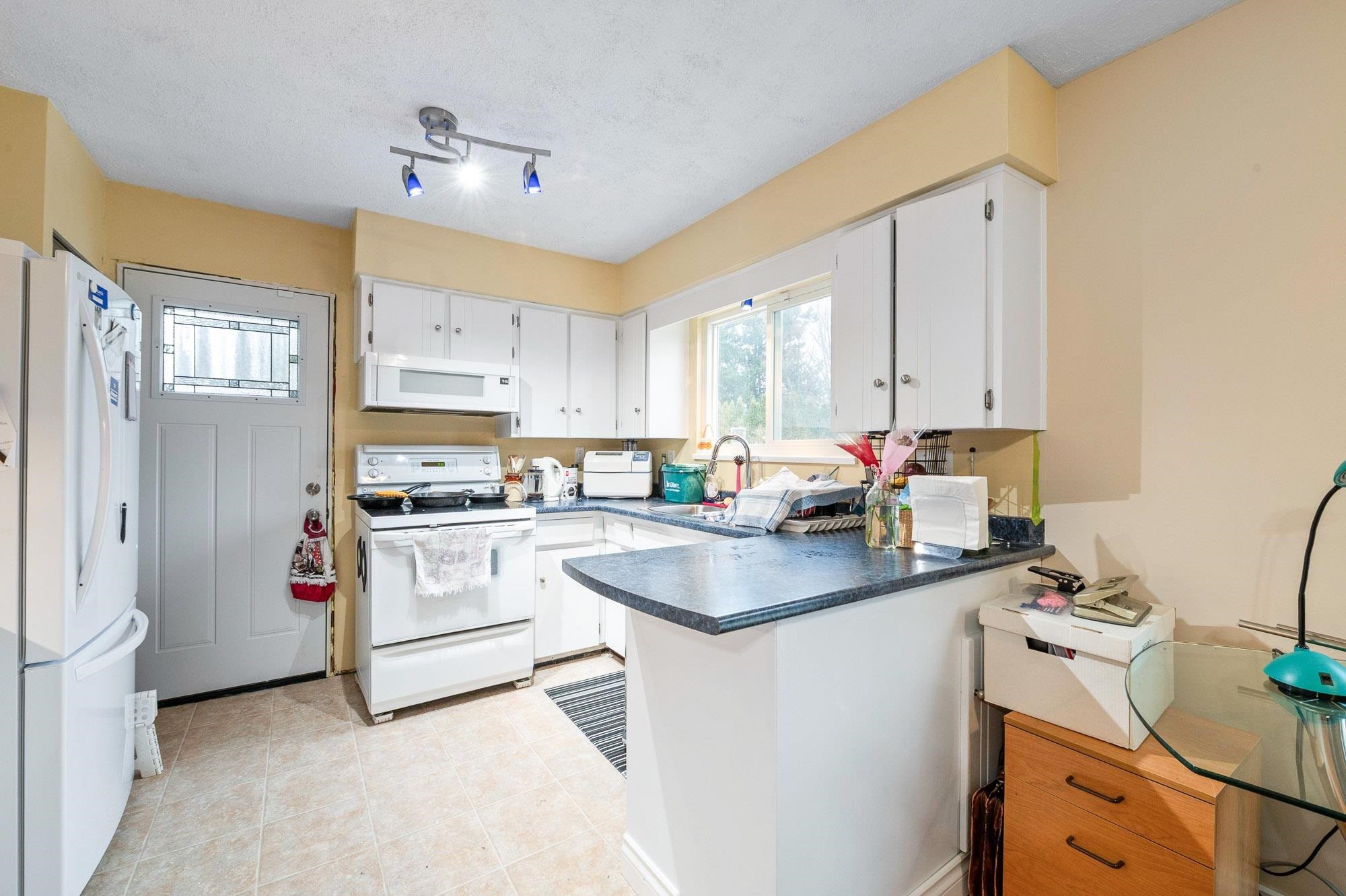 









8625


Margate

Place,
Surrey,




BC
V3S 5B3

