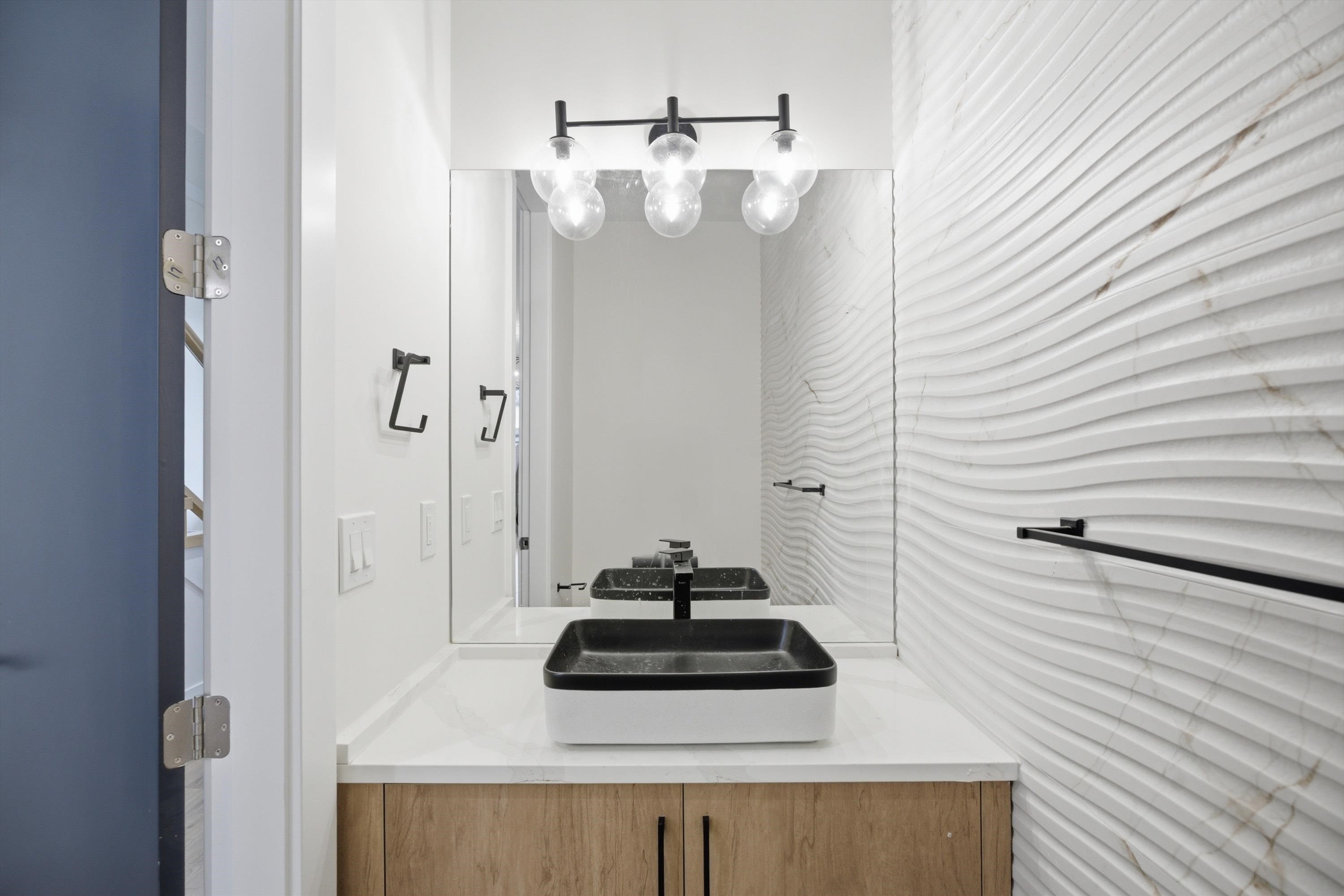 









17130


1

Avenue,
Surrey,




BC
V3Z 9R2

