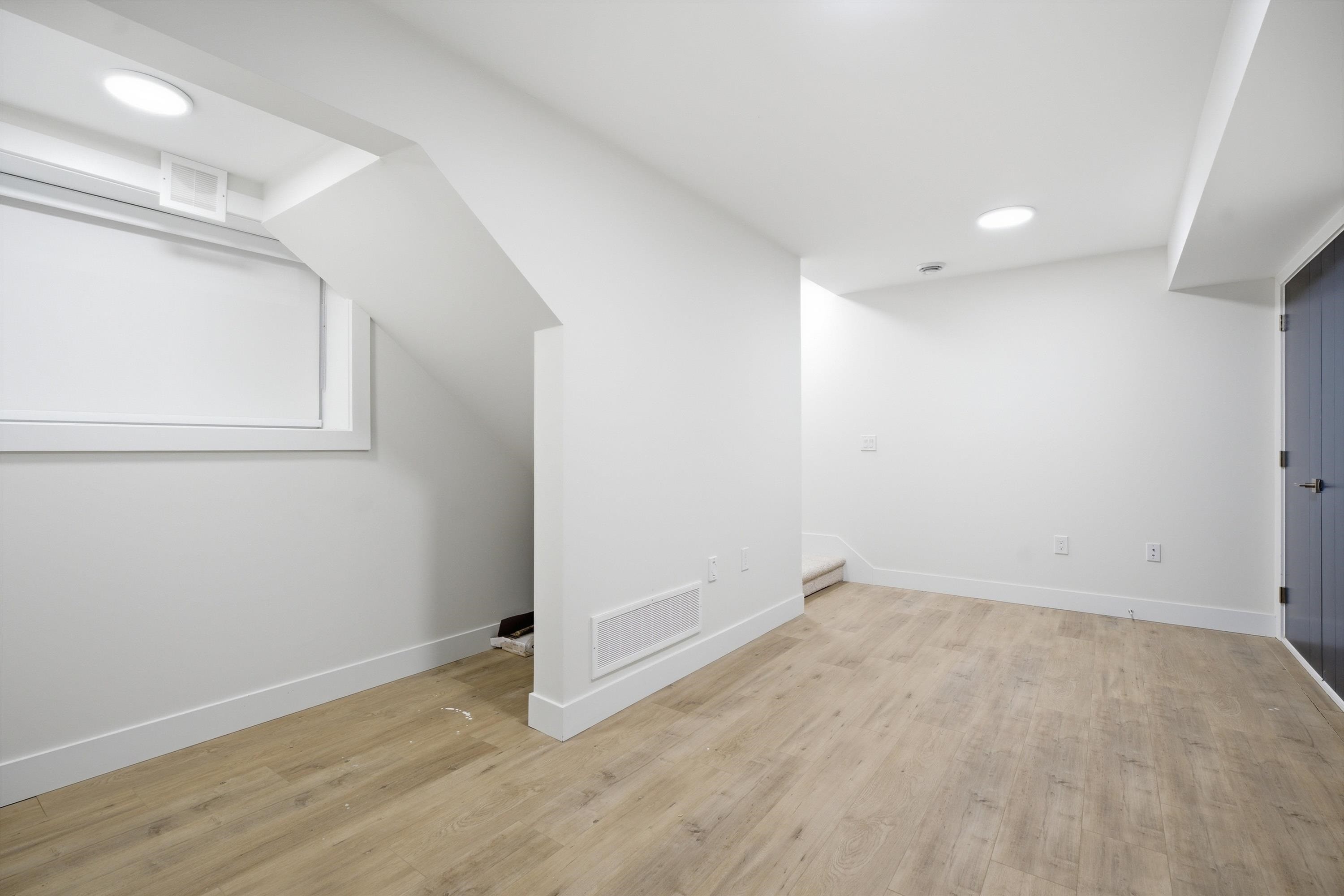 









17130


1

Avenue,
Surrey,




BC
V3Z 9R2

