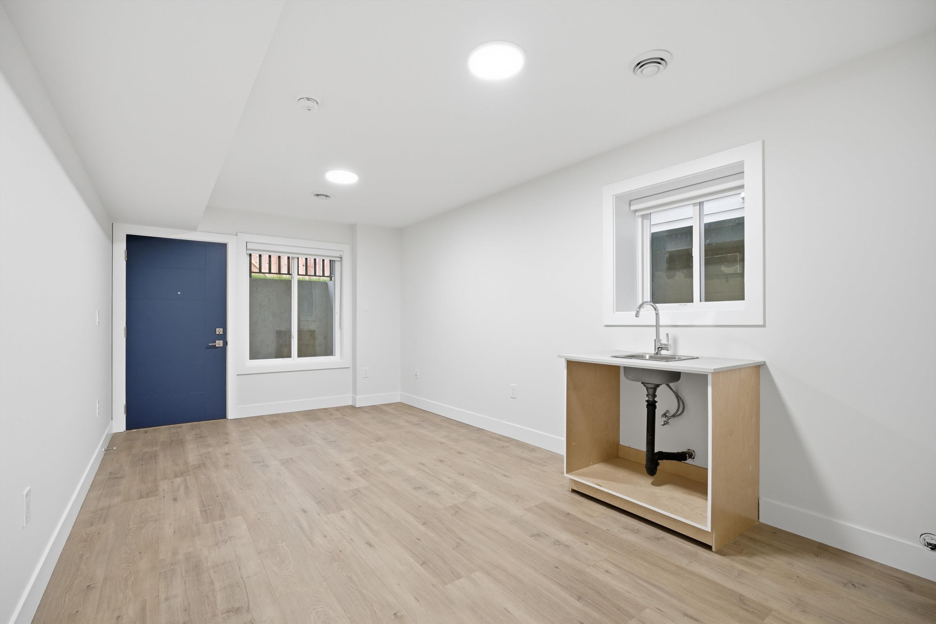 









17130


1

Avenue,
Surrey,




BC
V3Z 9R2

