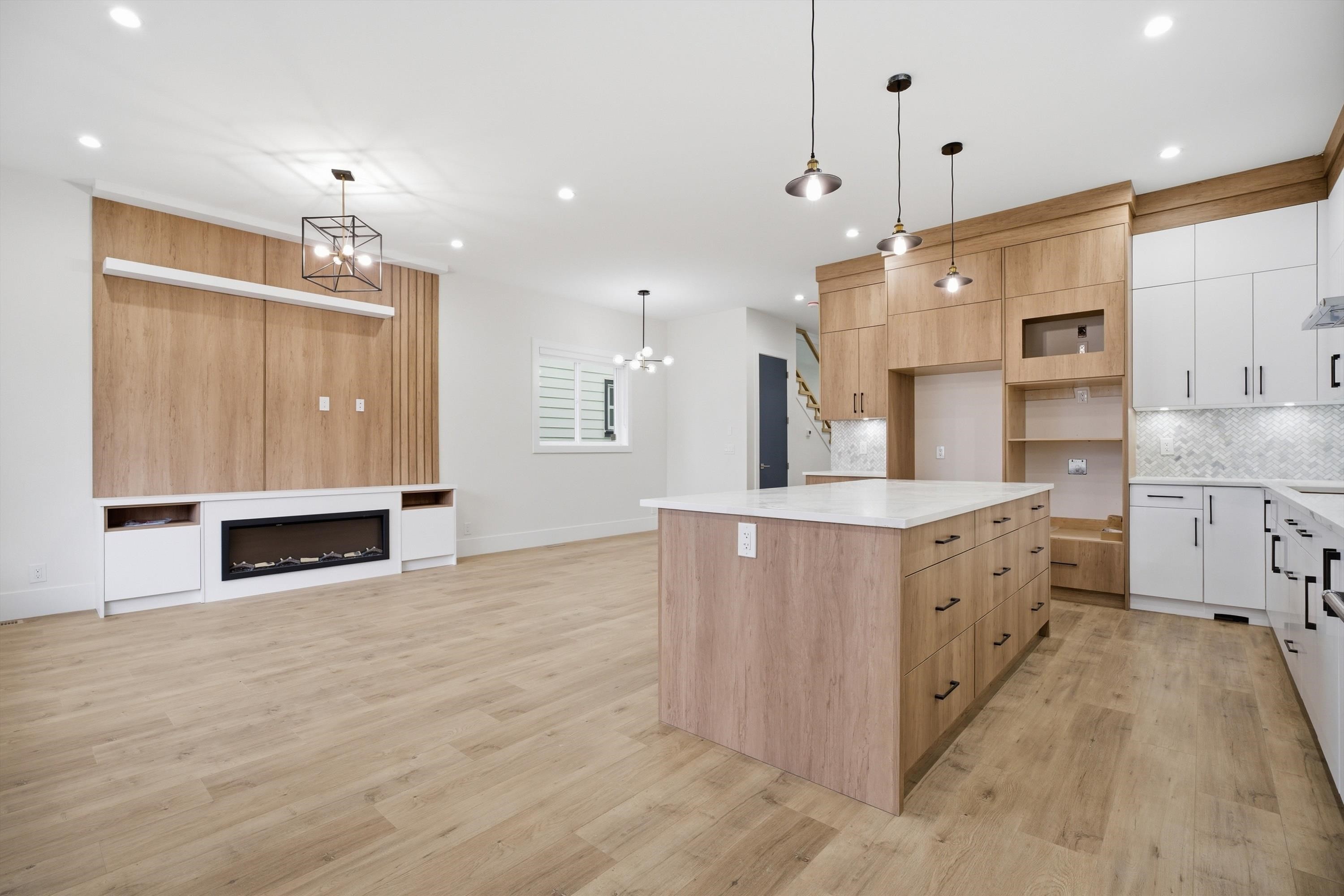 









17130


1

Avenue,
Surrey,




BC
V3Z 9R2

