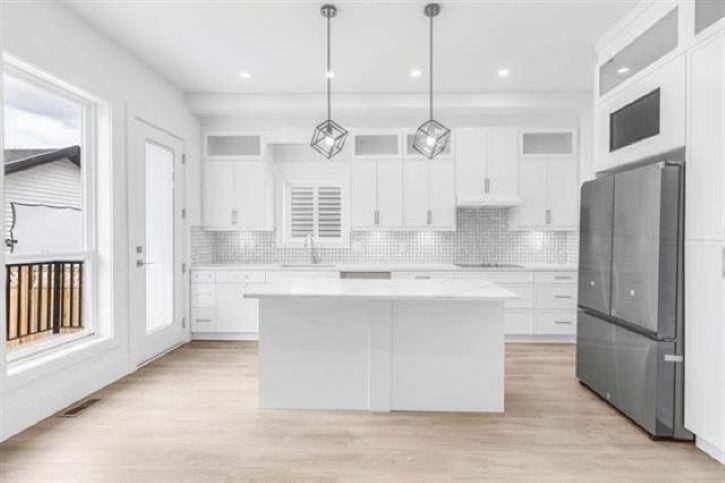 









19415


70

Avenue,
Surrey,




BC
V4N 1N2

