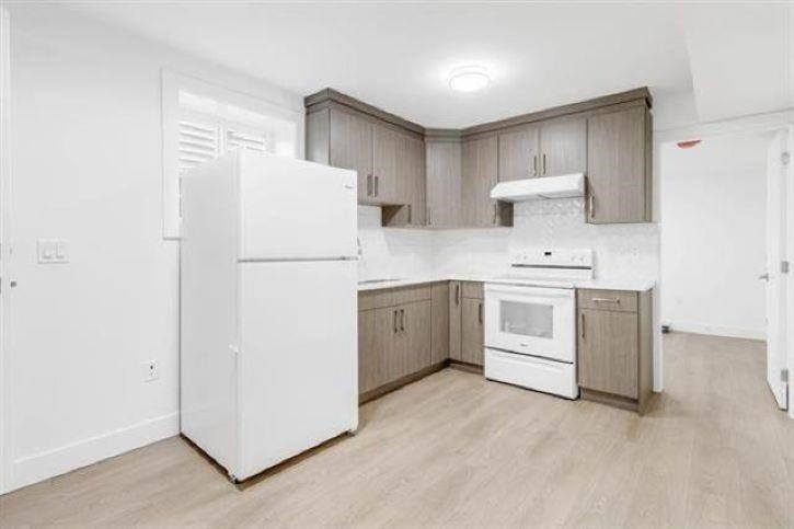 









19415


70

Avenue,
Surrey,




BC
V4N 1N2

