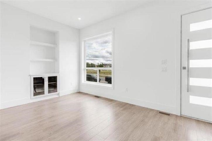 









19415


70

Avenue,
Surrey,




BC
V4N 1N2

