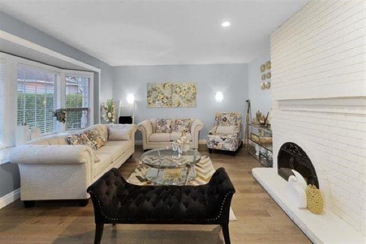 









18244


54

Avenue,
Surrey,




BC
V3S 7Z1

