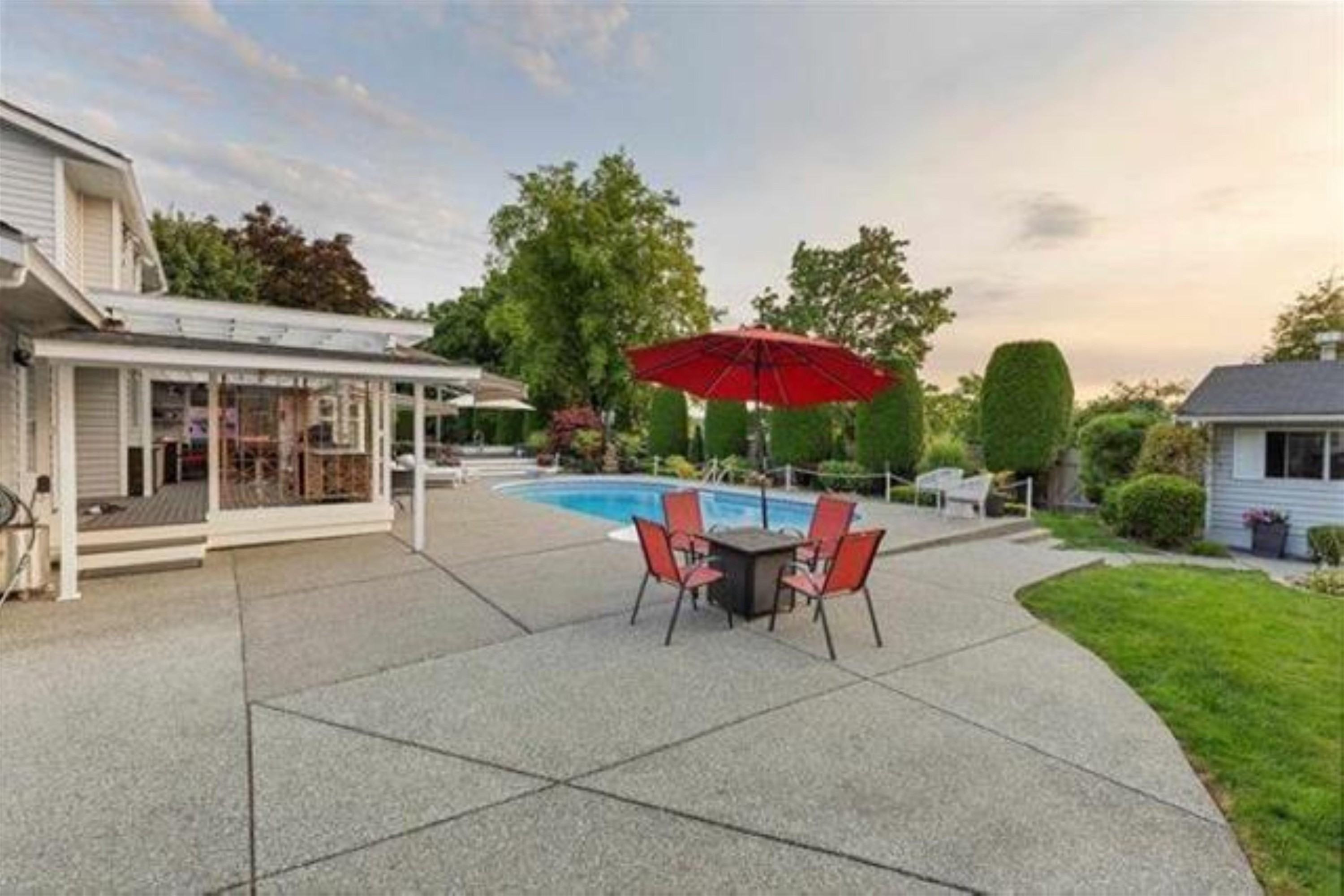 









18244


54

Avenue,
Surrey,




BC
V3S 7Z1

