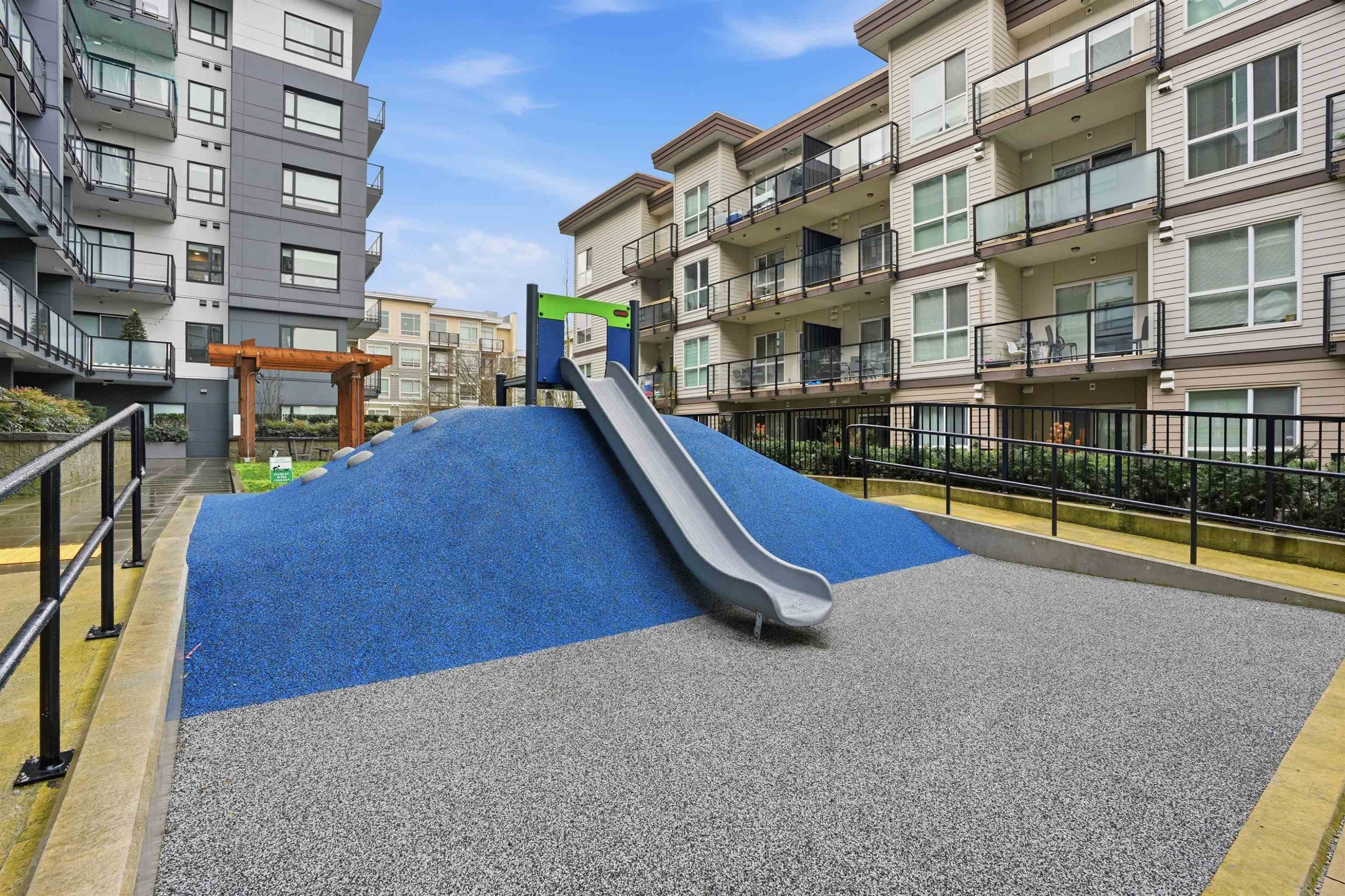 









10777


138

Street, 604,
Surrey,




BC
V3T 0T5

