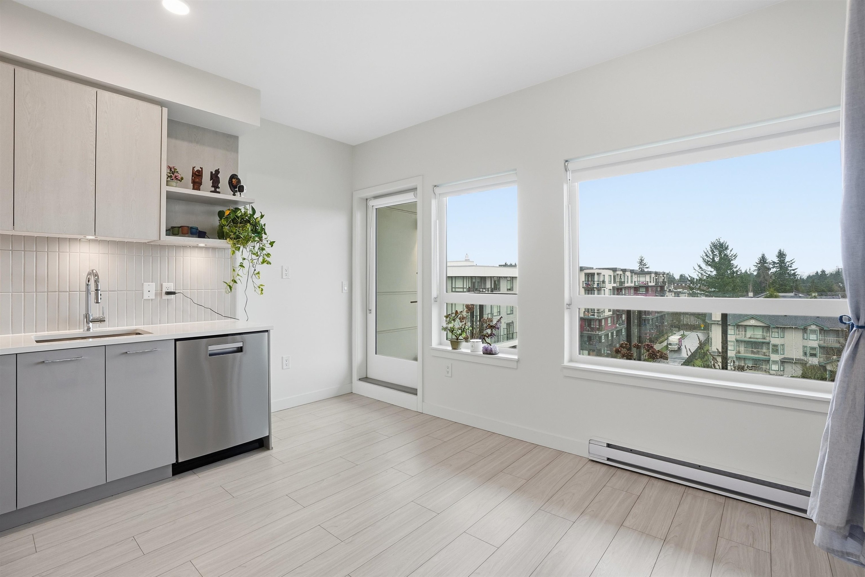 









10777


138

Street, 604,
Surrey,




BC
V3T 0T5


