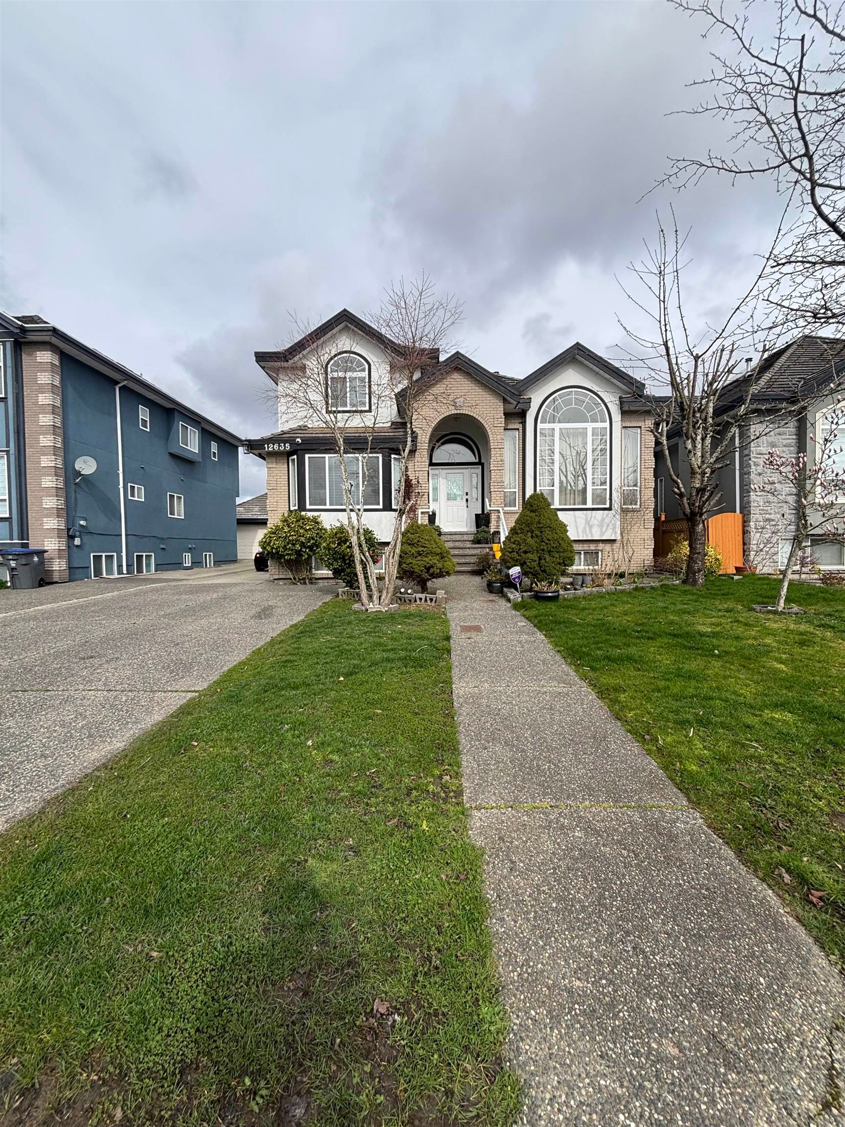 









12635


67a

Avenue,
Surrey,




BC
V3W 1G3

