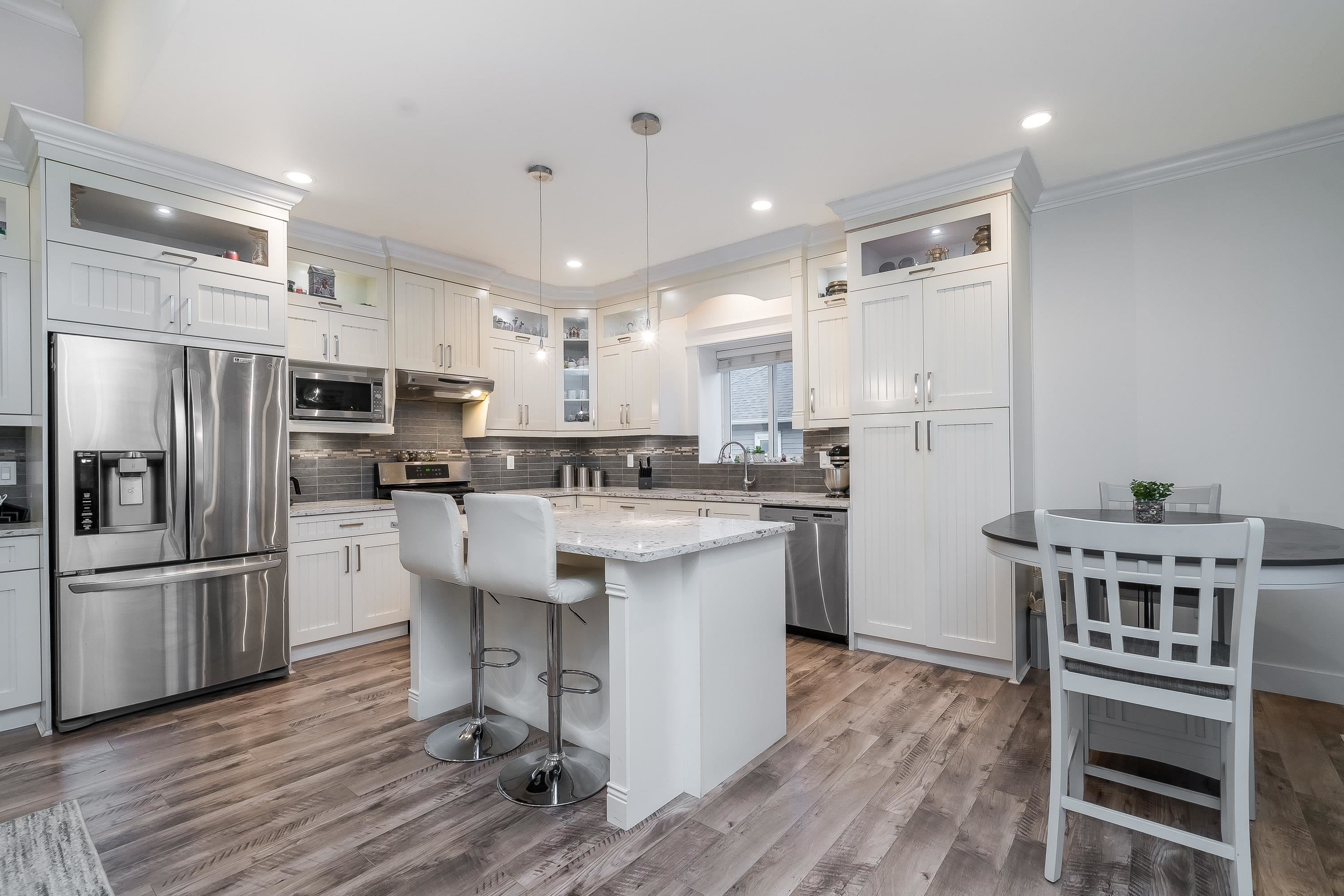 









32565


Salsbury

Avenue,
Mission,




BC
V4S 1M3

