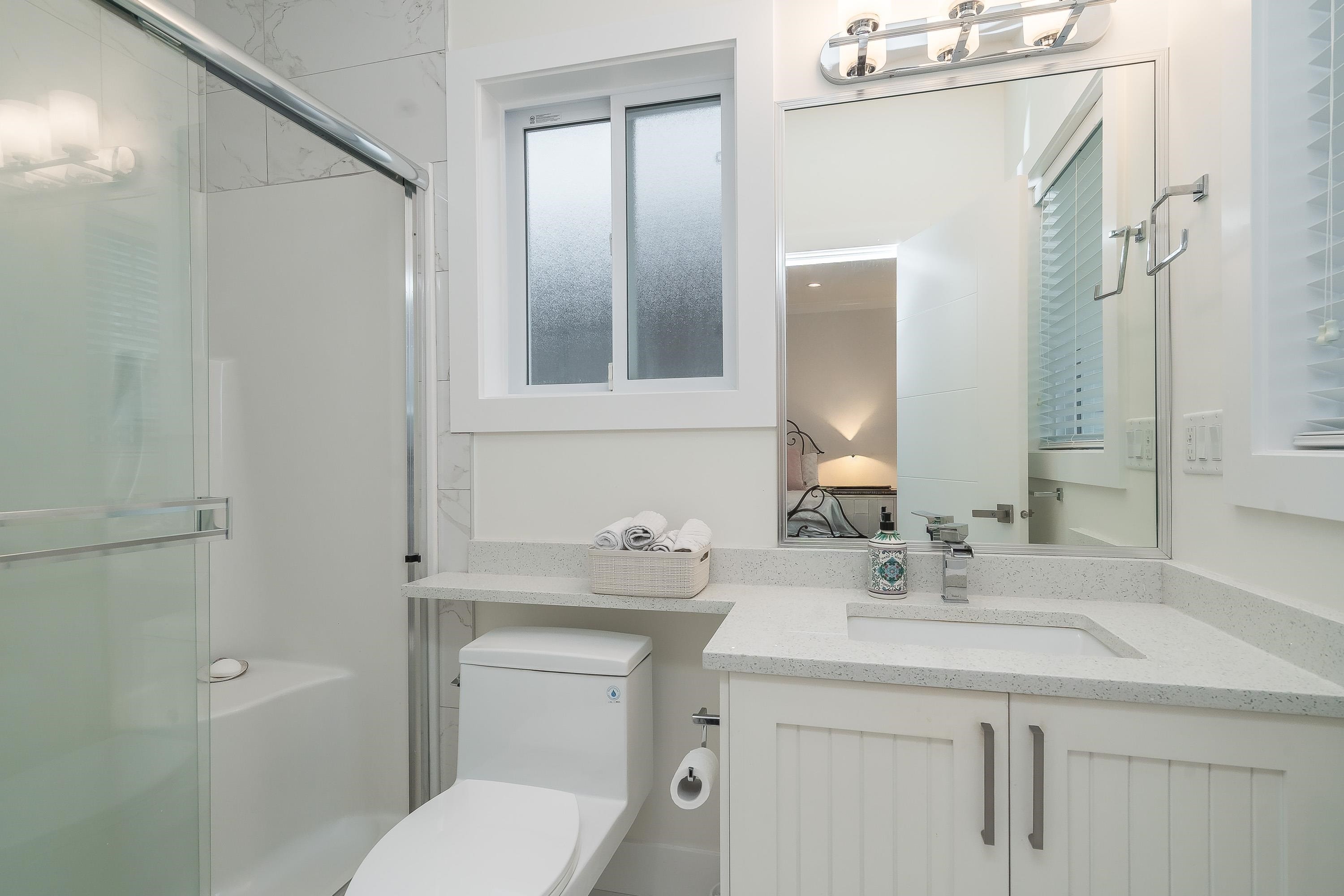 









32565


Salsbury

Avenue,
Mission,




BC
V4S 1M3

