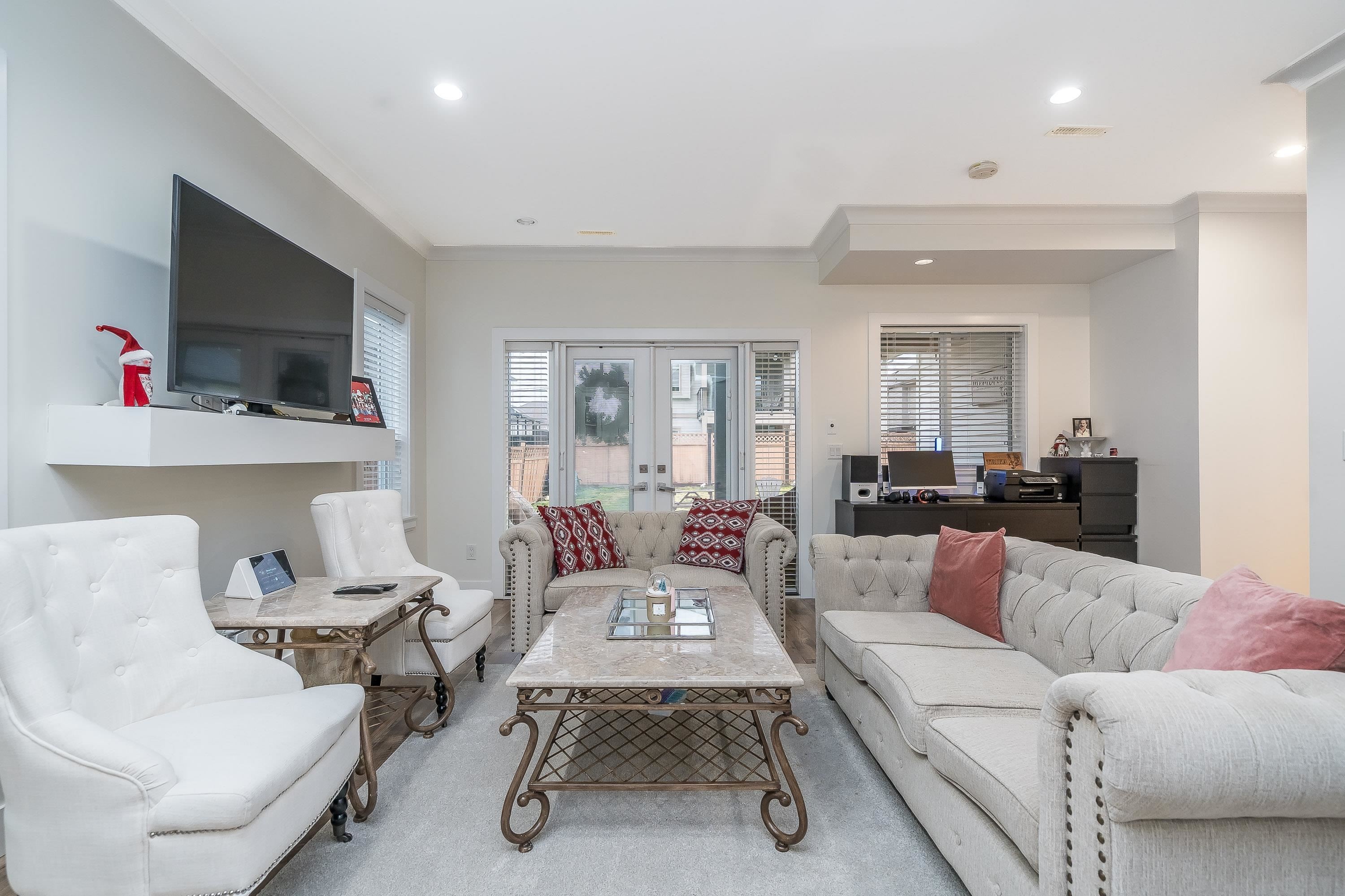 









32565


Salsbury

Avenue,
Mission,




BC
V4S 1M3

