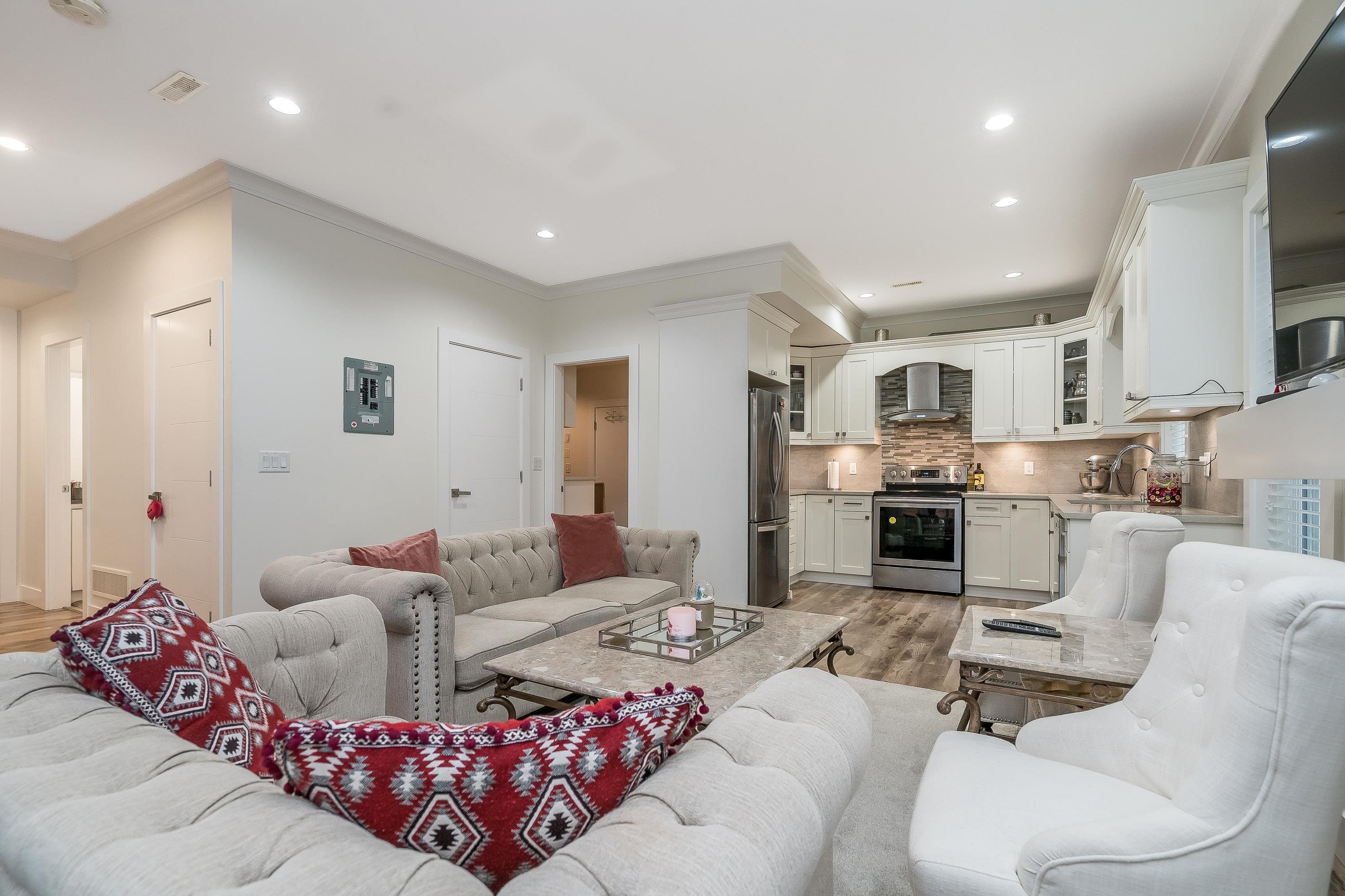









32565


Salsbury

Avenue,
Mission,




BC
V4S 1M3

