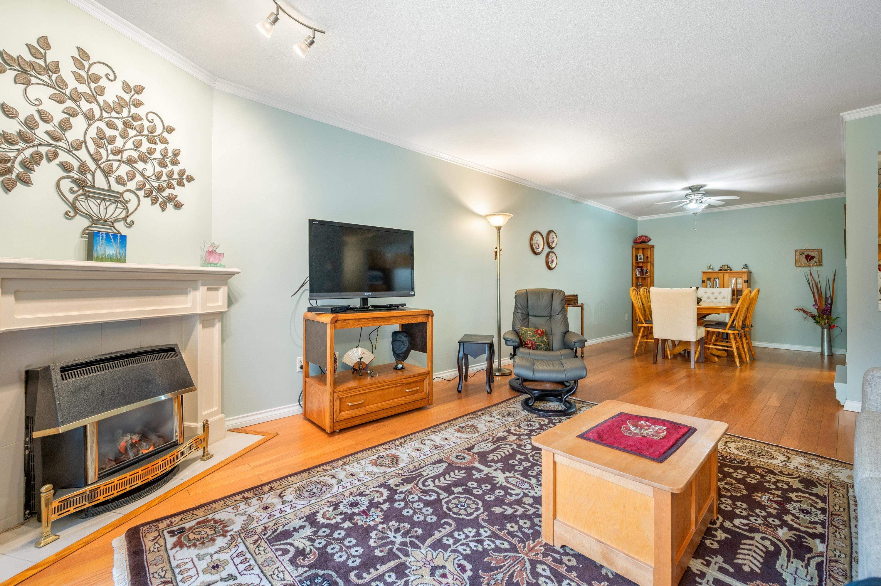









5375


205

Street, 110,
Langley,




BC
V3A 7V7

