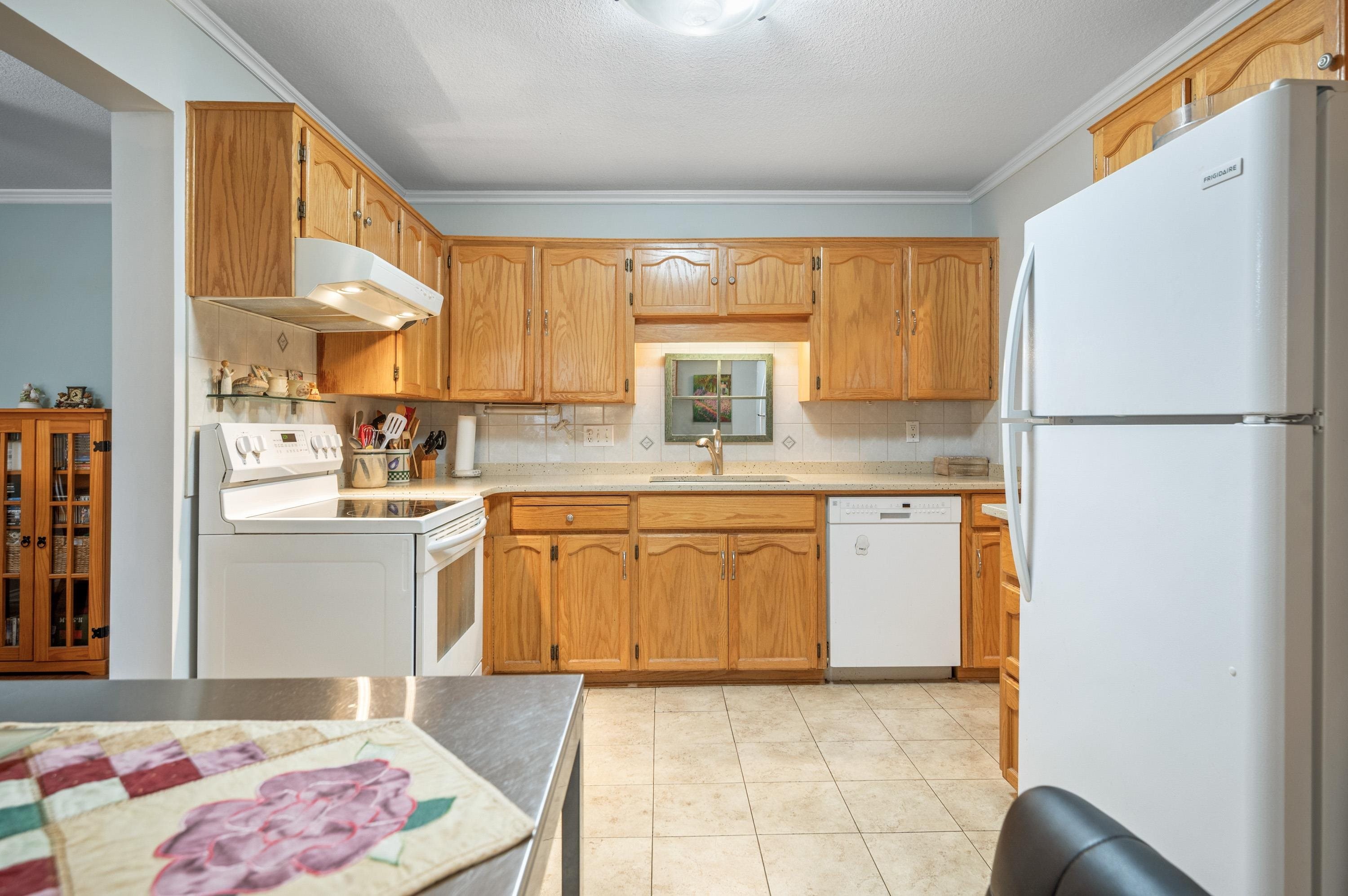 









5375


205

Street, 110,
Langley,




BC
V3A 7V7

