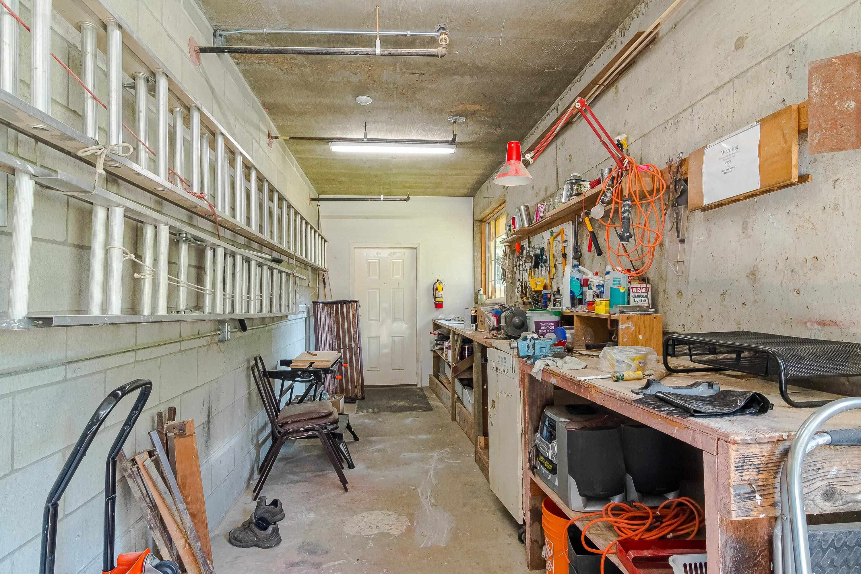 









5375


205

Street, 110,
Langley,




BC
V3A 7V7

