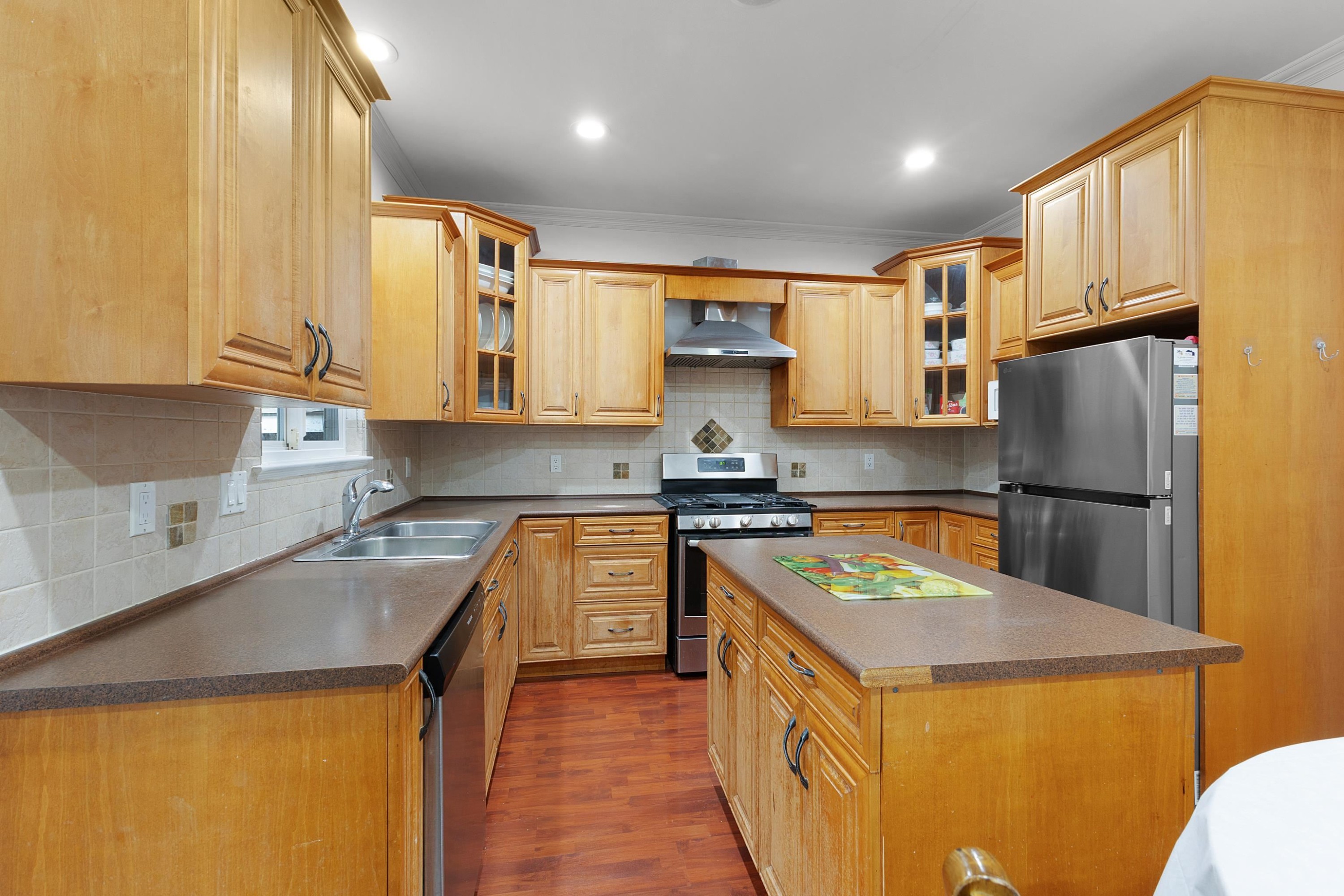 









5835


139

Street,
Surrey,




BC
V3X 3S2

