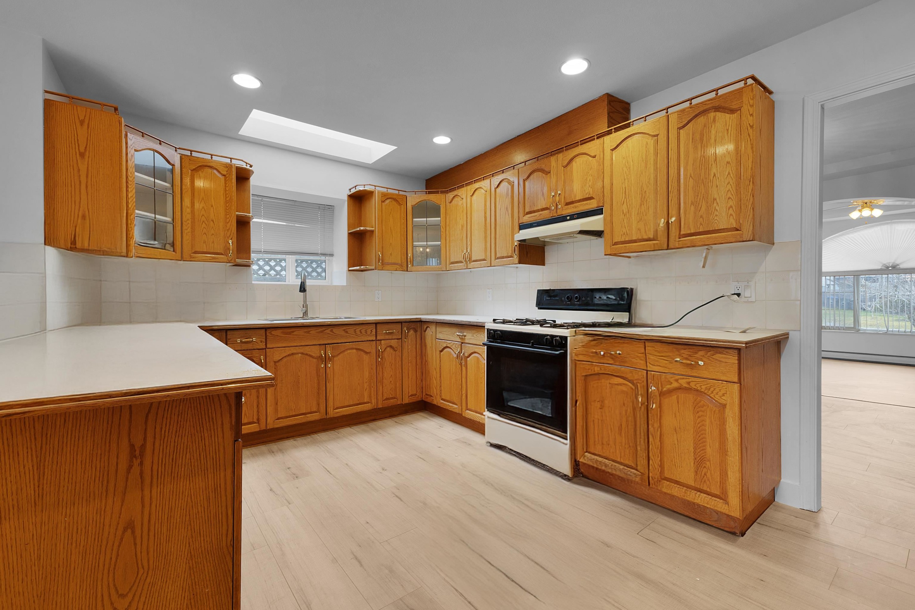 









15780


99a

Avenue,
Surrey,




BC
V4N 2V7

