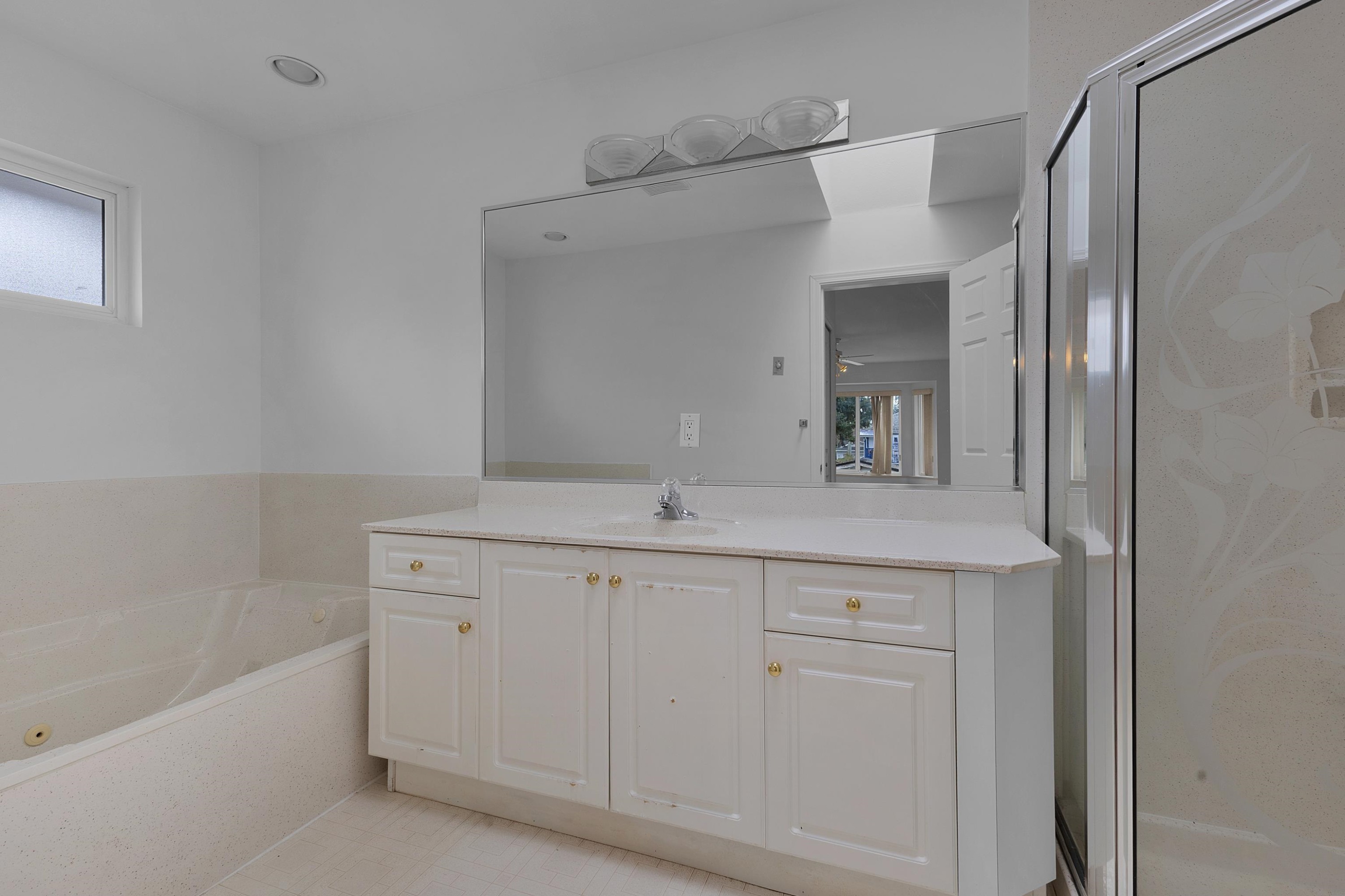 









15780


99a

Avenue,
Surrey,




BC
V4N 2V7

