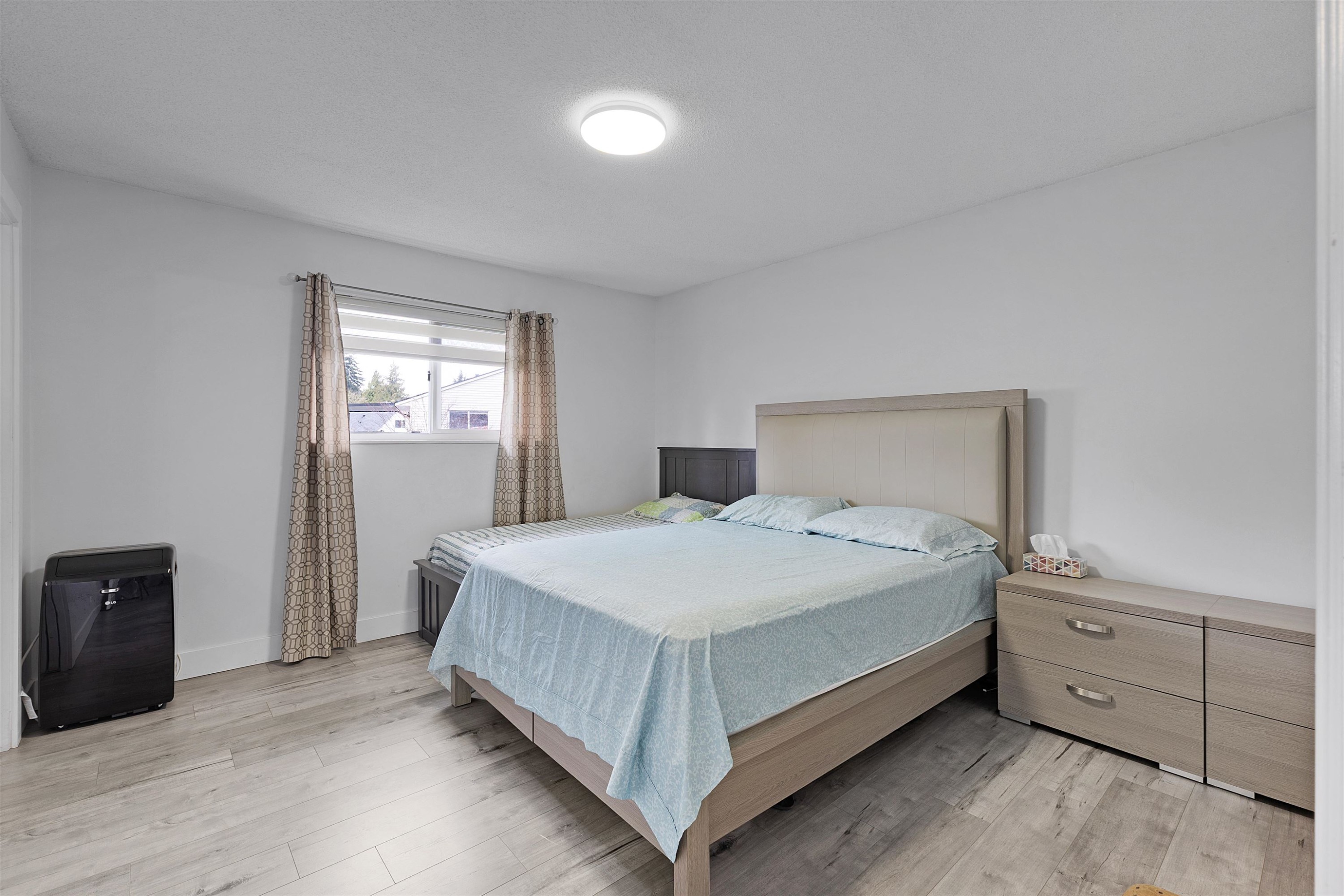 









7273


130

Street,
Surrey,




BC
V3W 4J8

