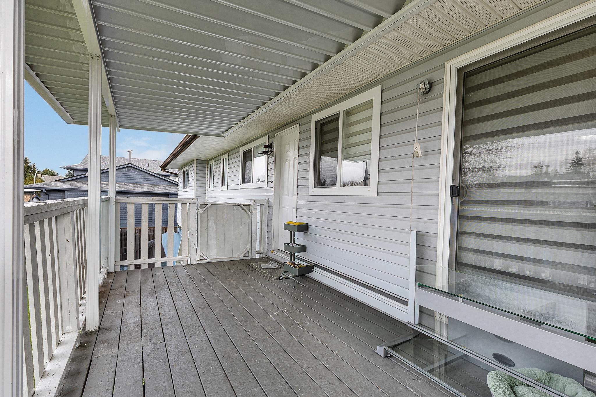 









7273


130

Street,
Surrey,




BC
V3W 4J8

