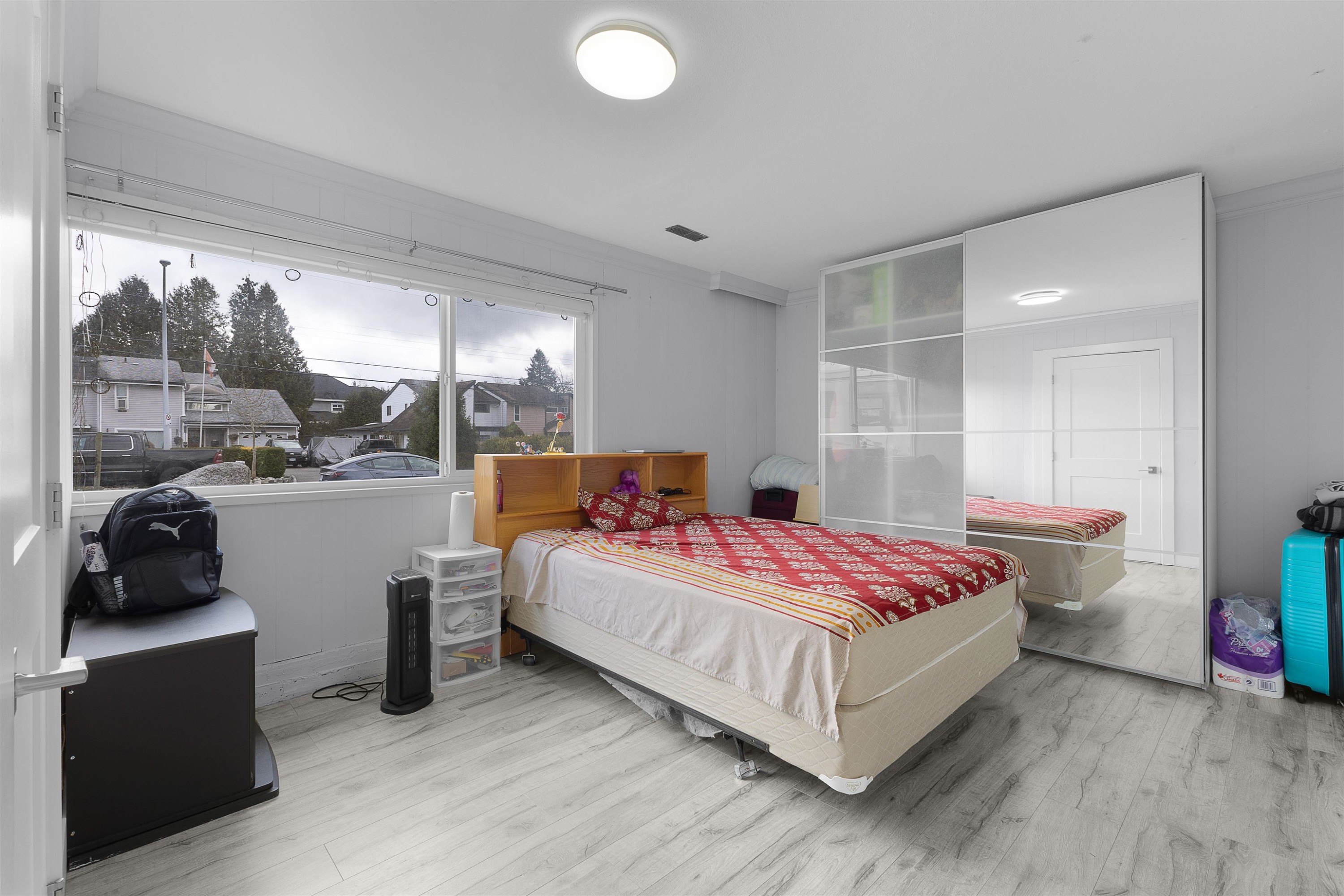 









7273


130

Street,
Surrey,




BC
V3W 4J8

