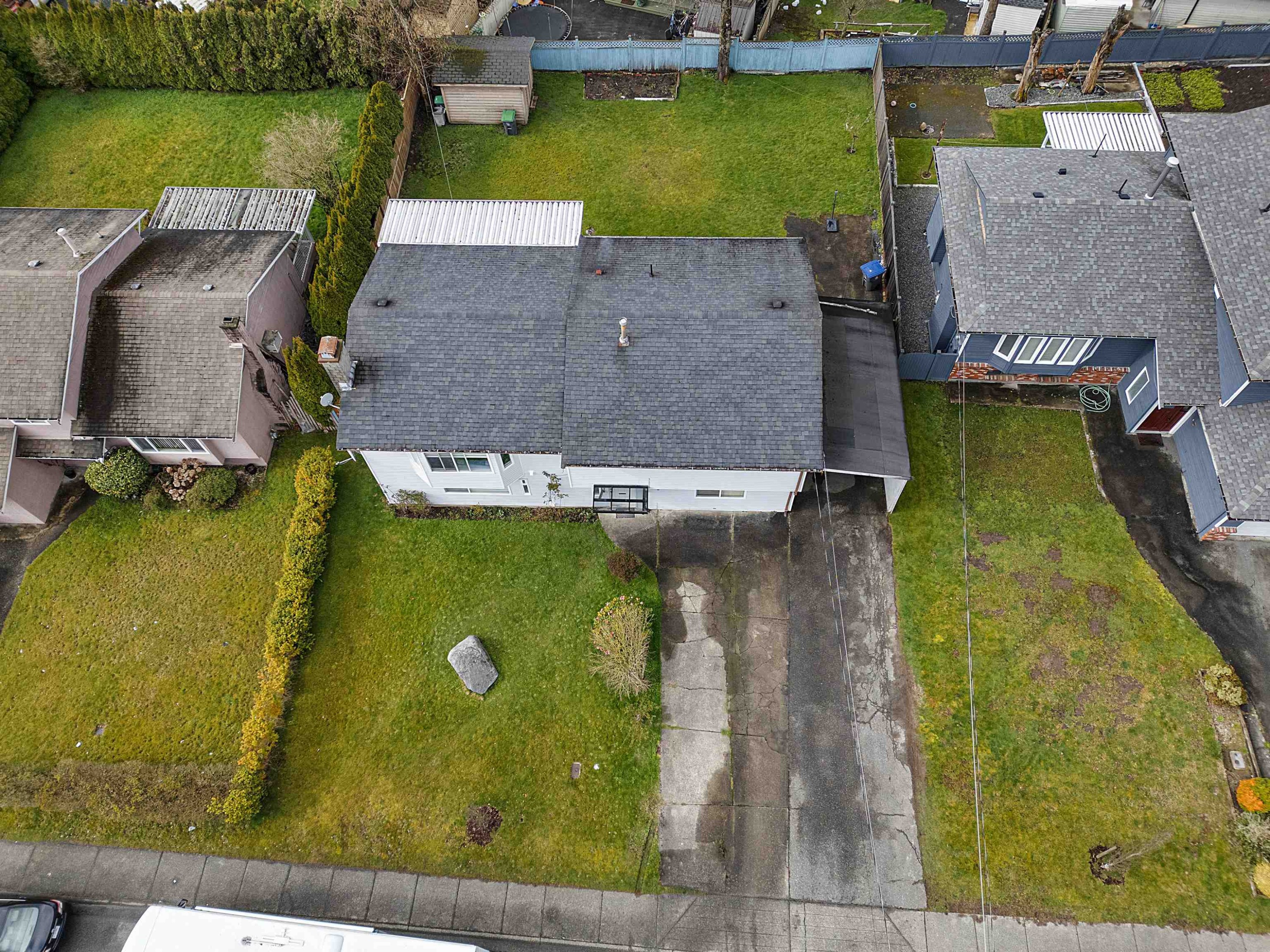 









7273


130

Street,
Surrey,




BC
V3W 4J8

