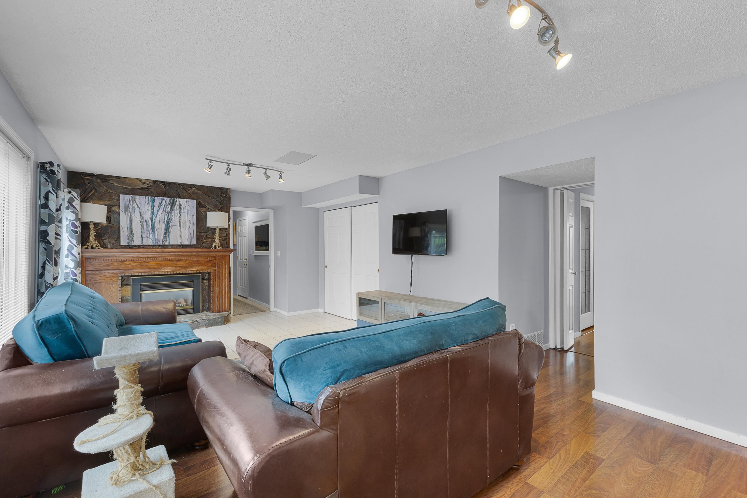 









7444


184

Street,
Surrey,




BC
V4N 3G5

