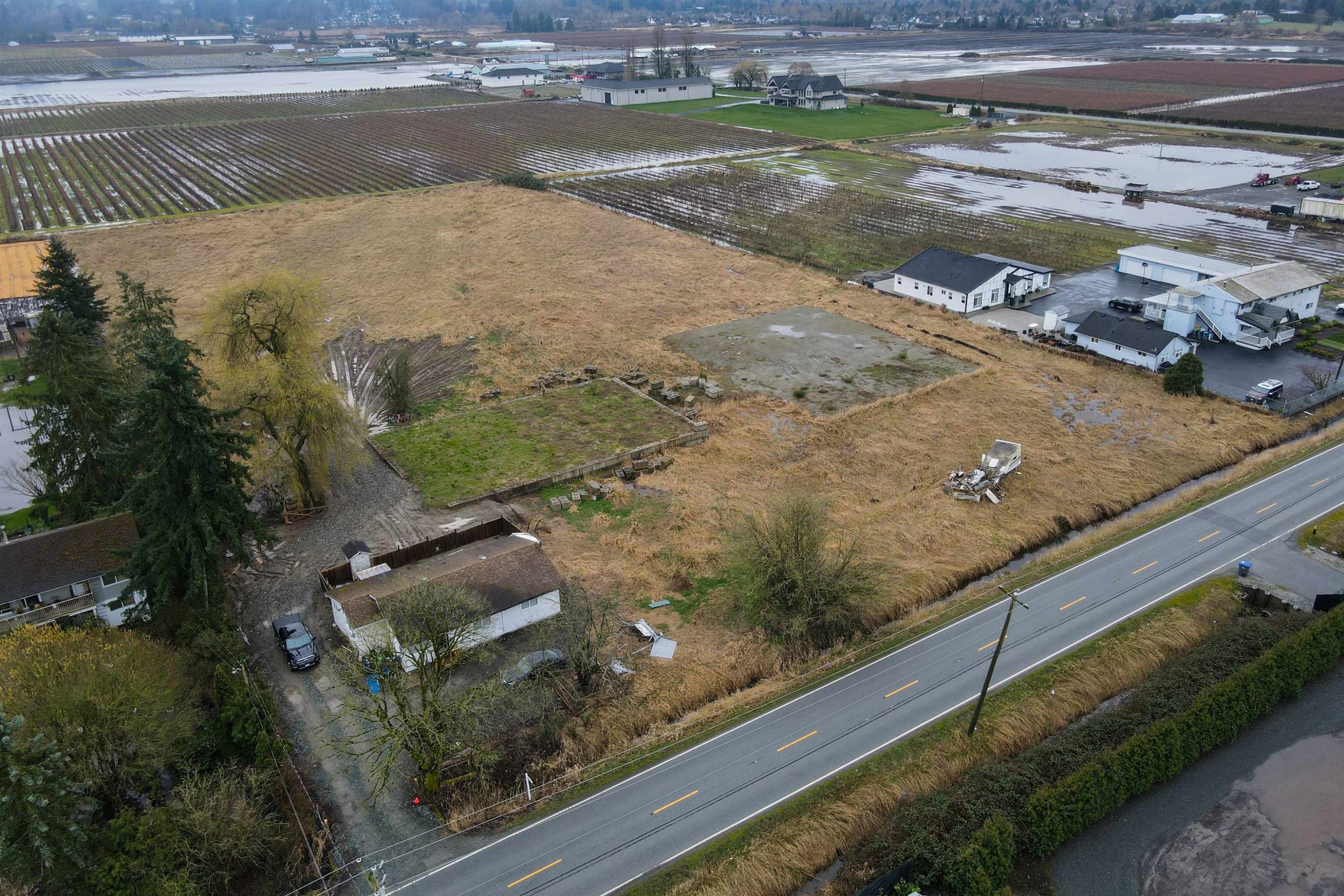 









16952


40

Avenue,
Surrey,




BC
V3Z 1C8

