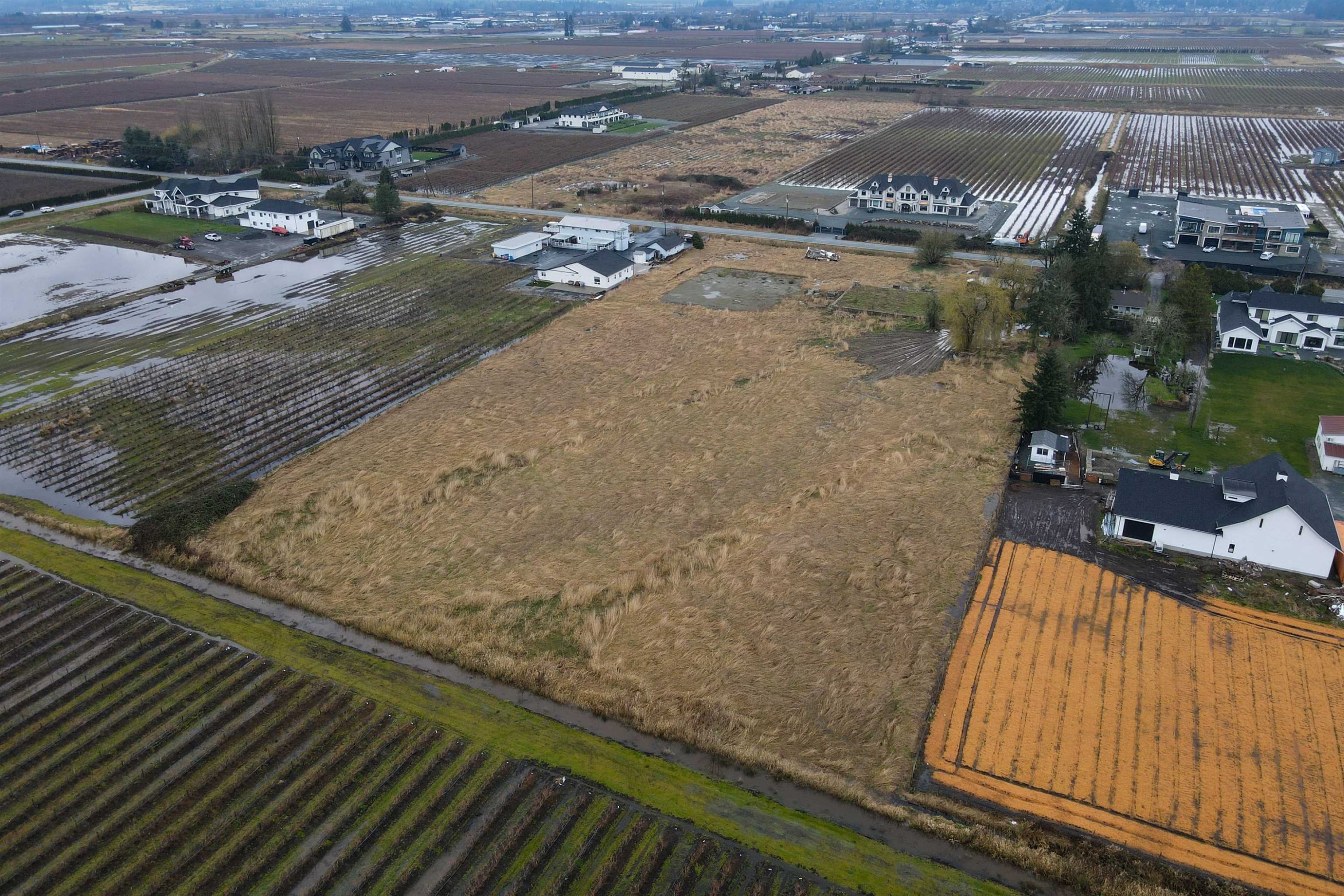 









16952


40

Avenue,
Surrey,




BC
V3Z 1C8

