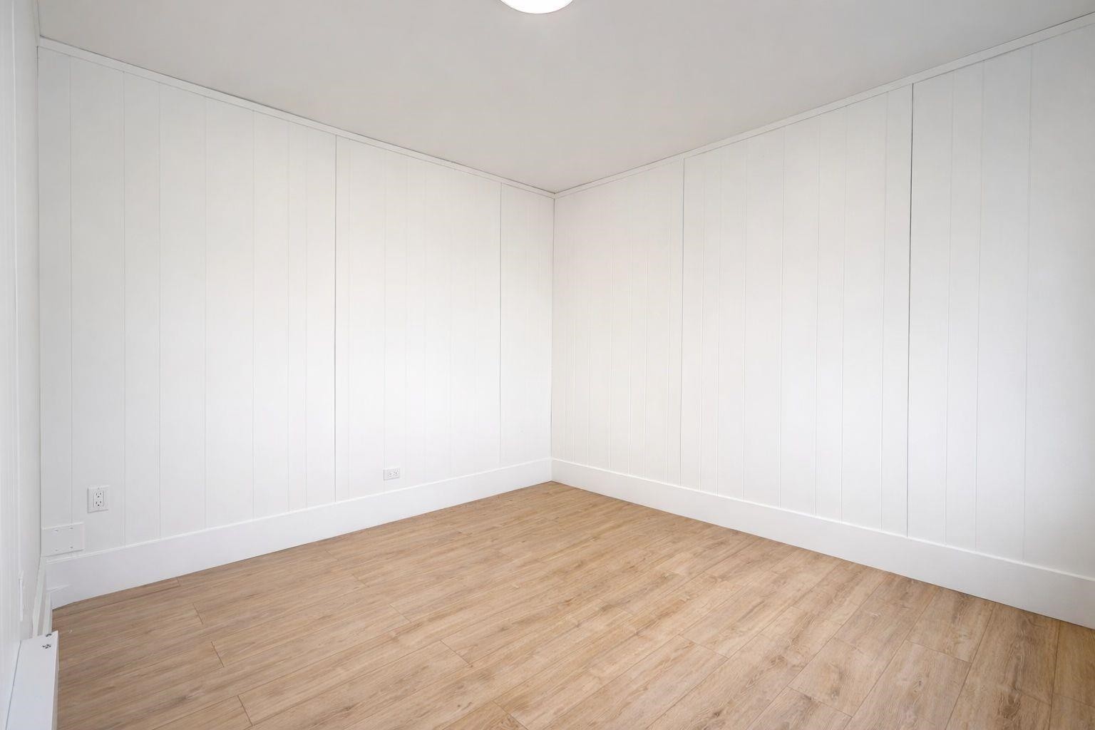 









16952


40

Avenue,
Surrey,




BC
V3Z 1C8

